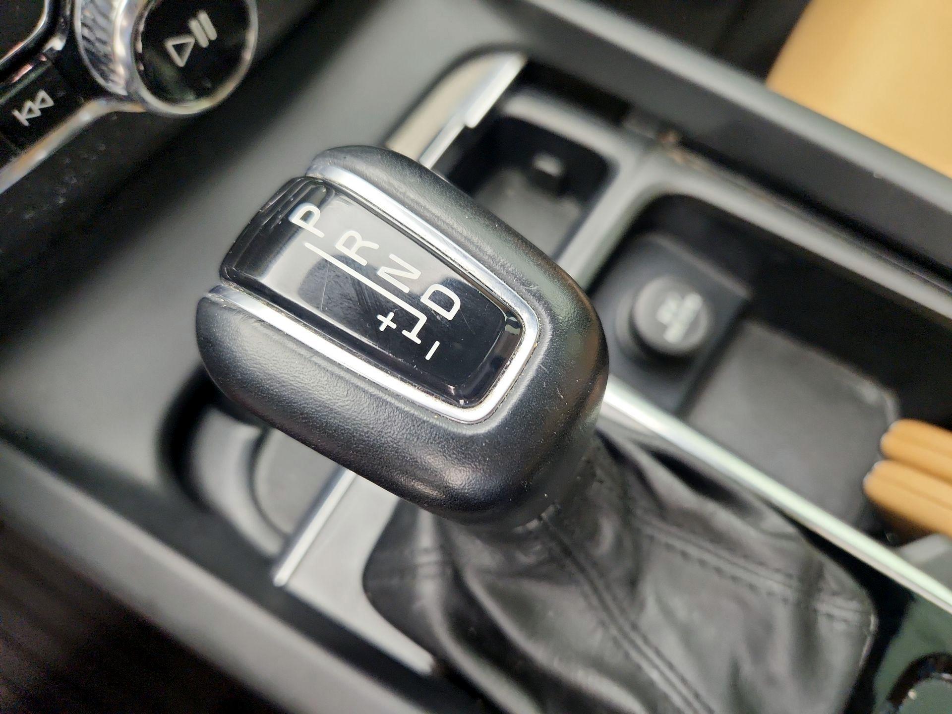 Thumbnail: 2019 Volvo XC60 - 18