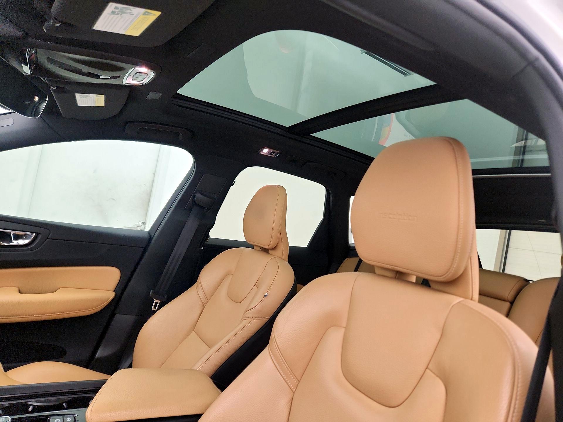 Thumbnail: 2019 Volvo XC60 - 20