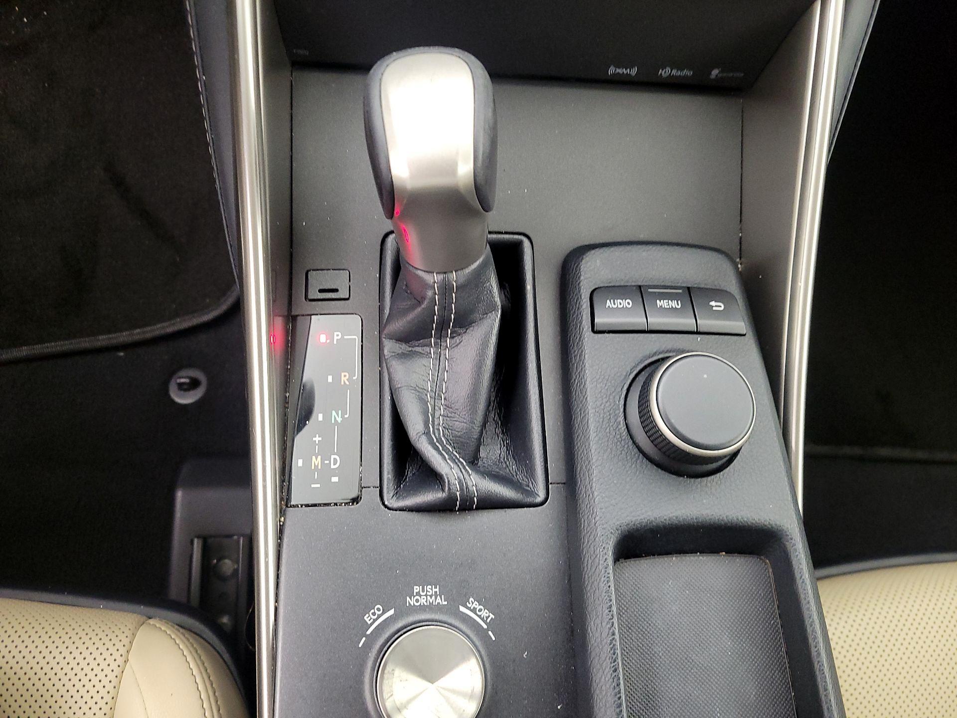 Thumbnail: 2015 Lexus IS - 17