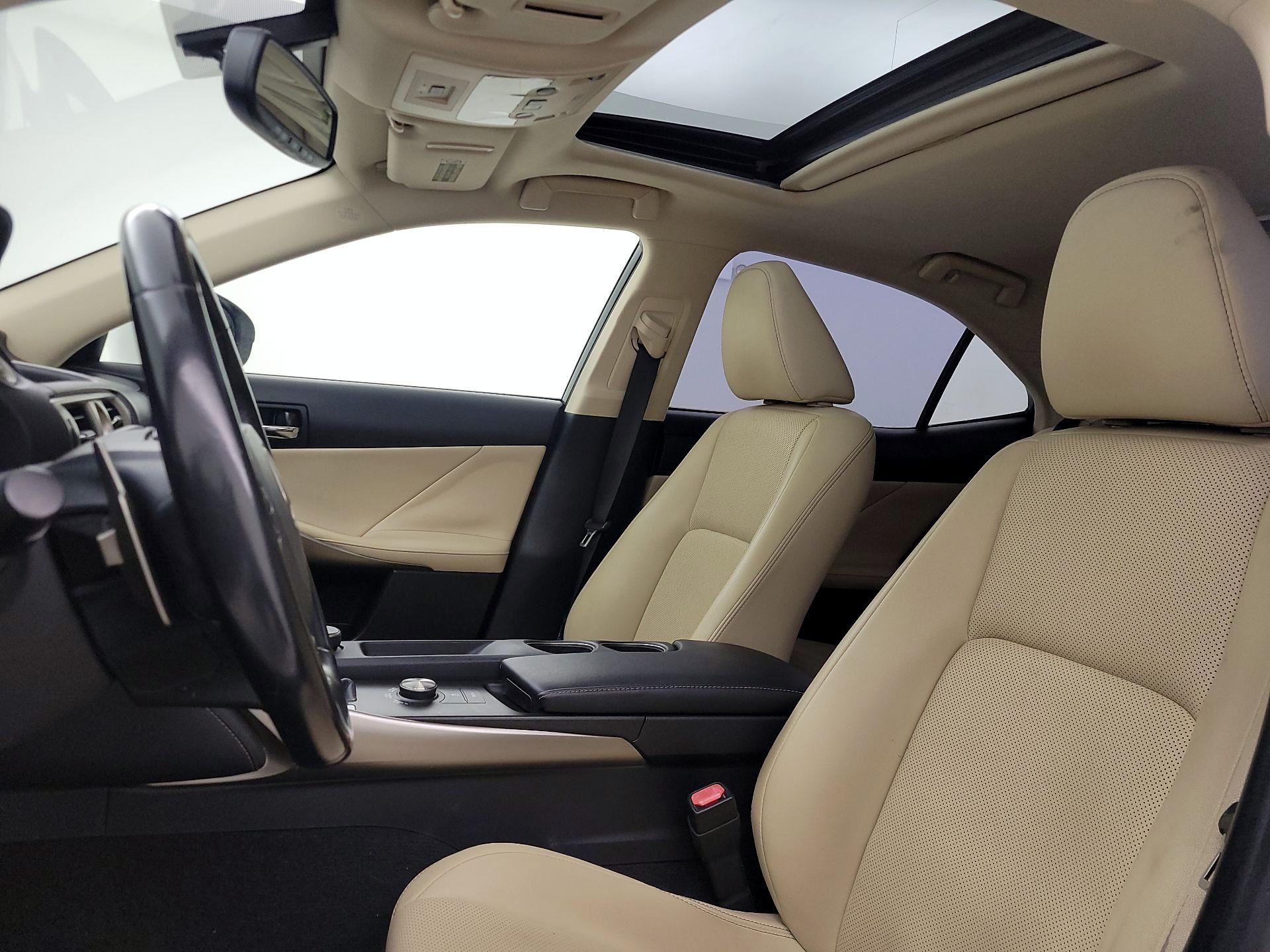 Thumbnail: 2015 Lexus IS - 19