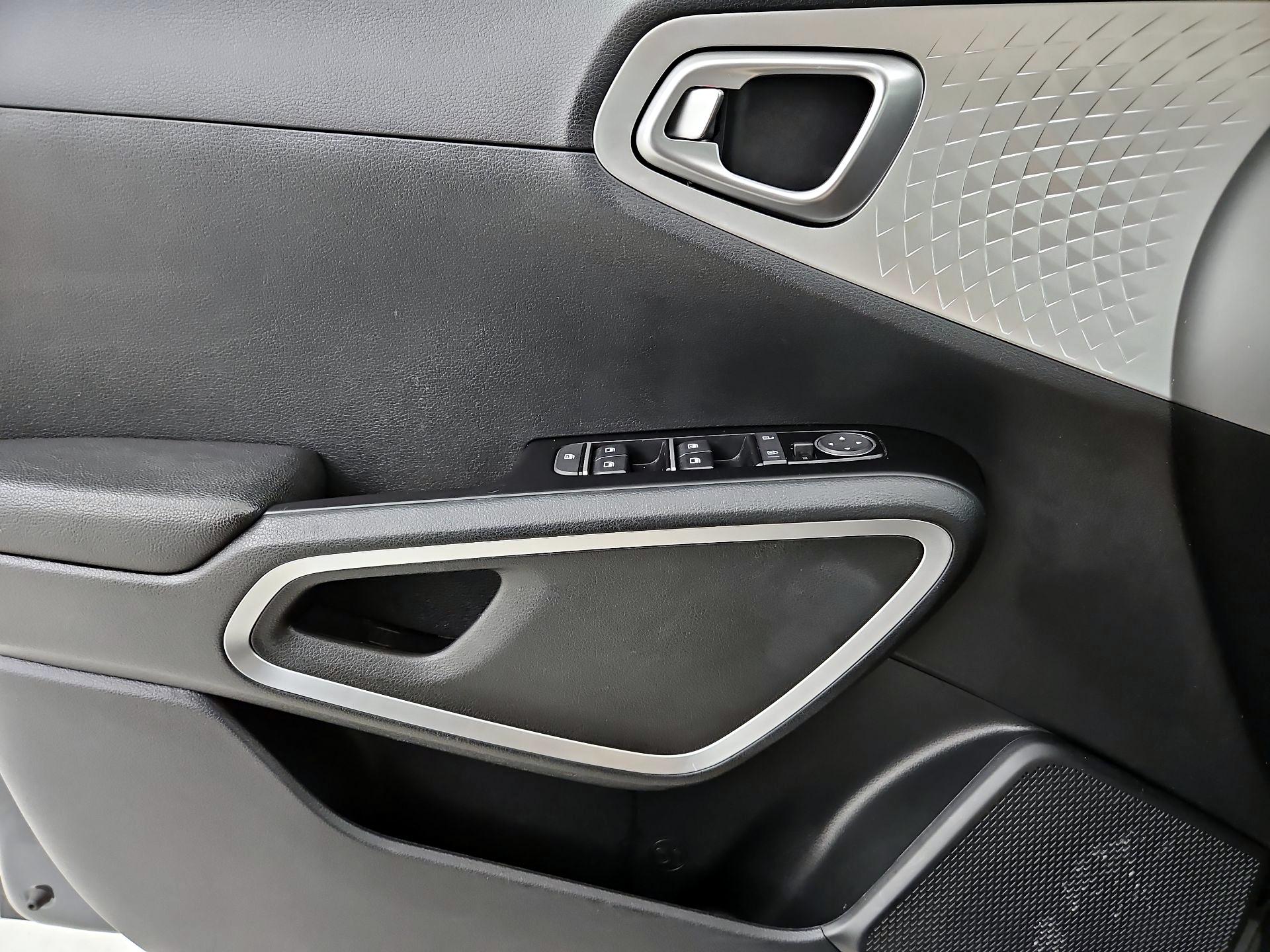 Thumbnail: 2023 Kia Soul - 12