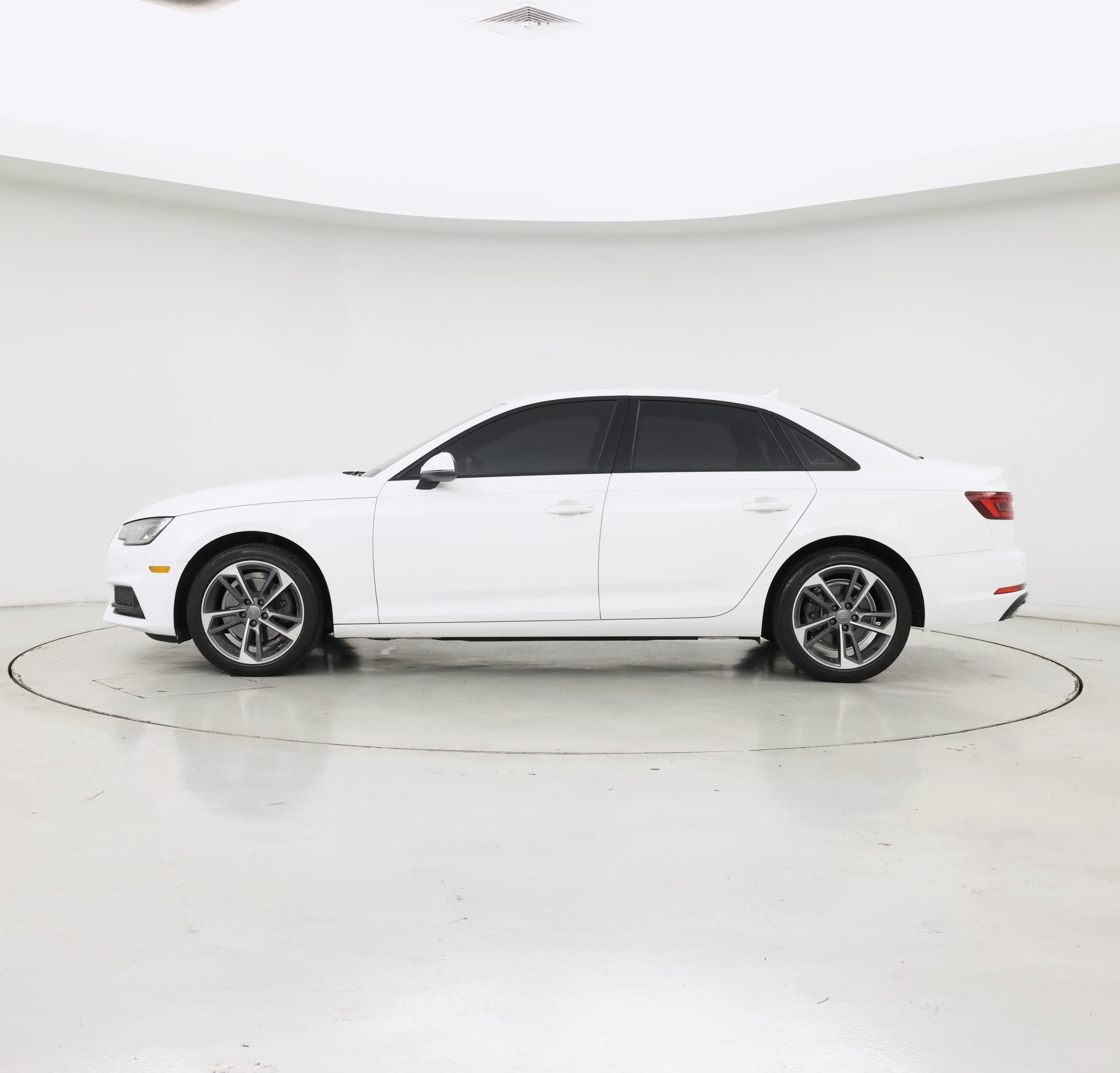 Thumbnail: 2019 Audi A4 - 3