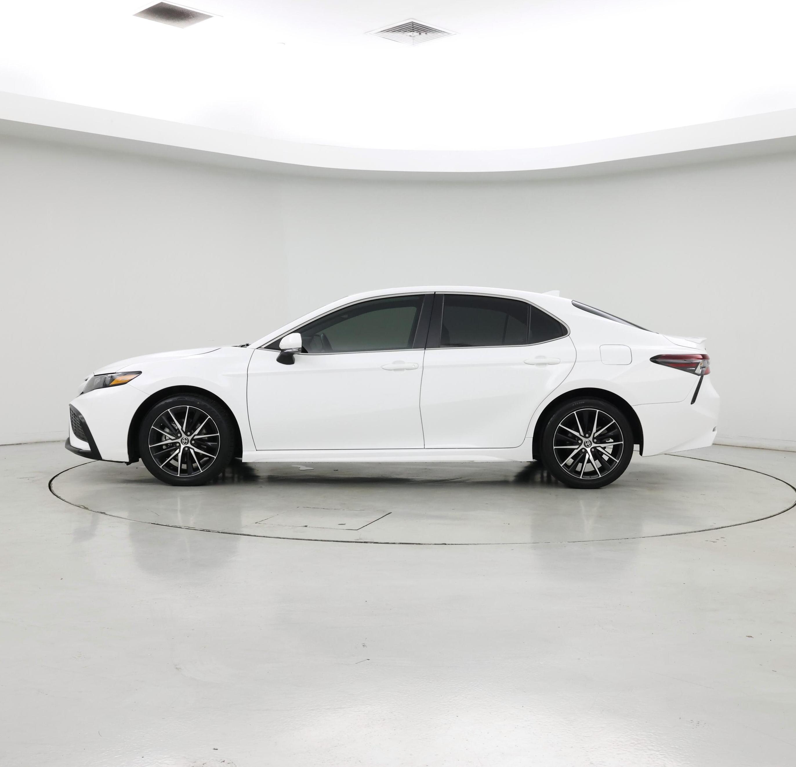 Thumbnail: 2023 Toyota Camry - 3
