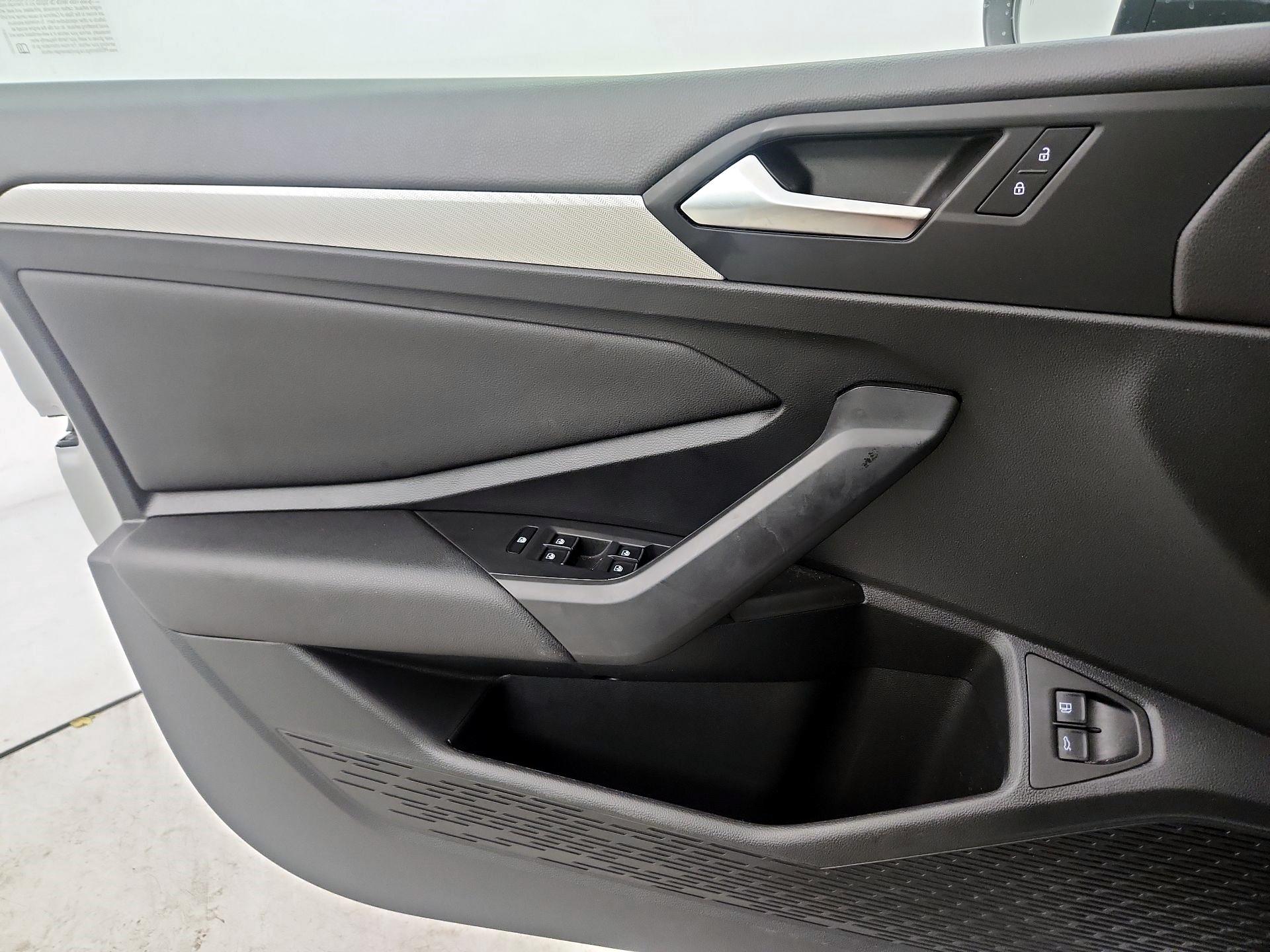 Thumbnail: 2021 Volkswagen Jetta - 12