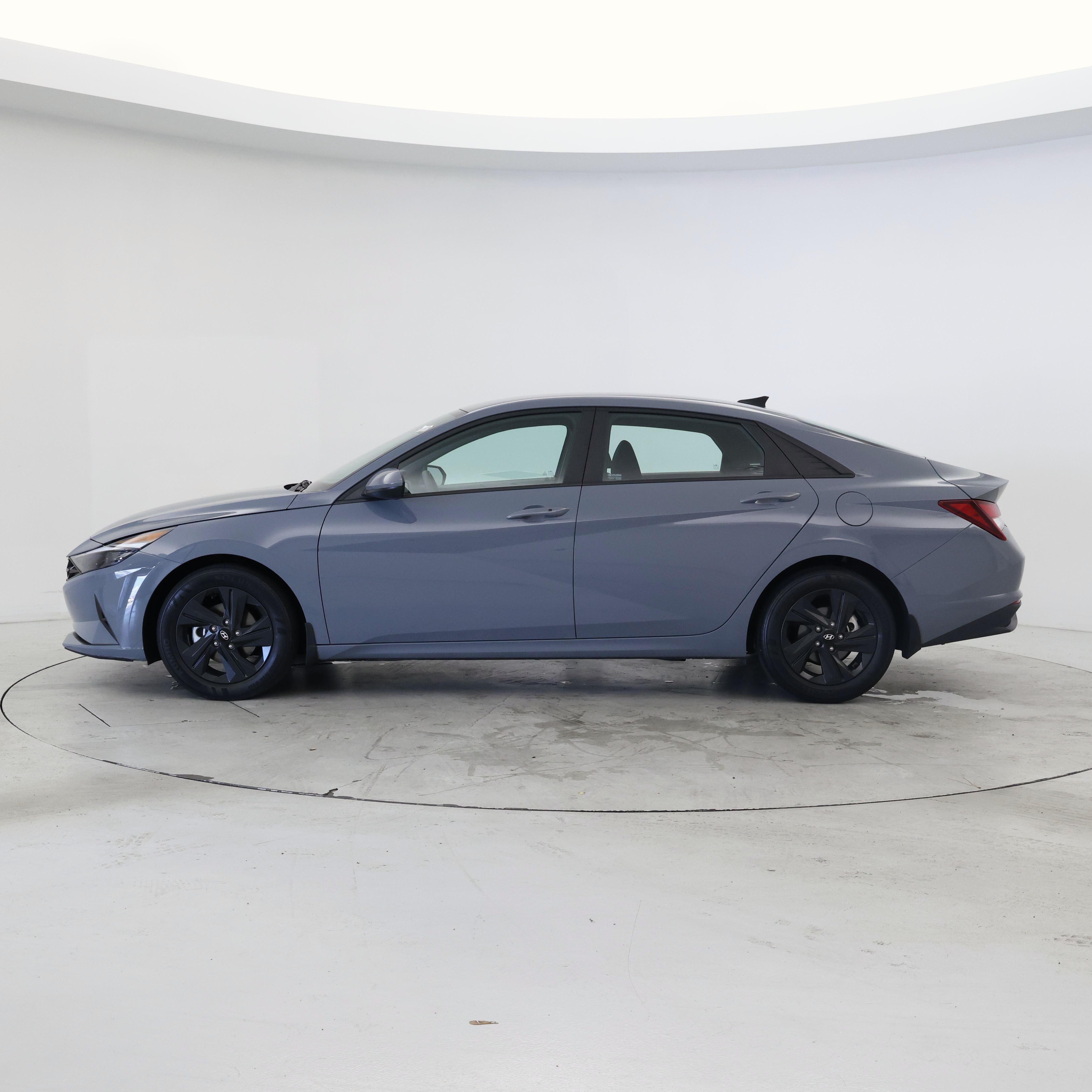 Thumbnail: 2023 Hyundai Elantra - 3