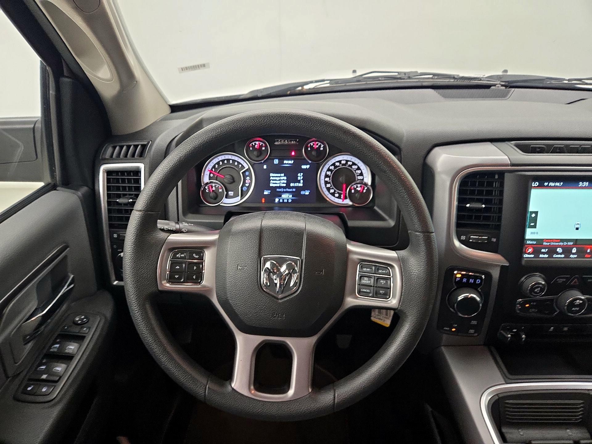Thumbnail: 2023 RAM 1500 Classic - 10