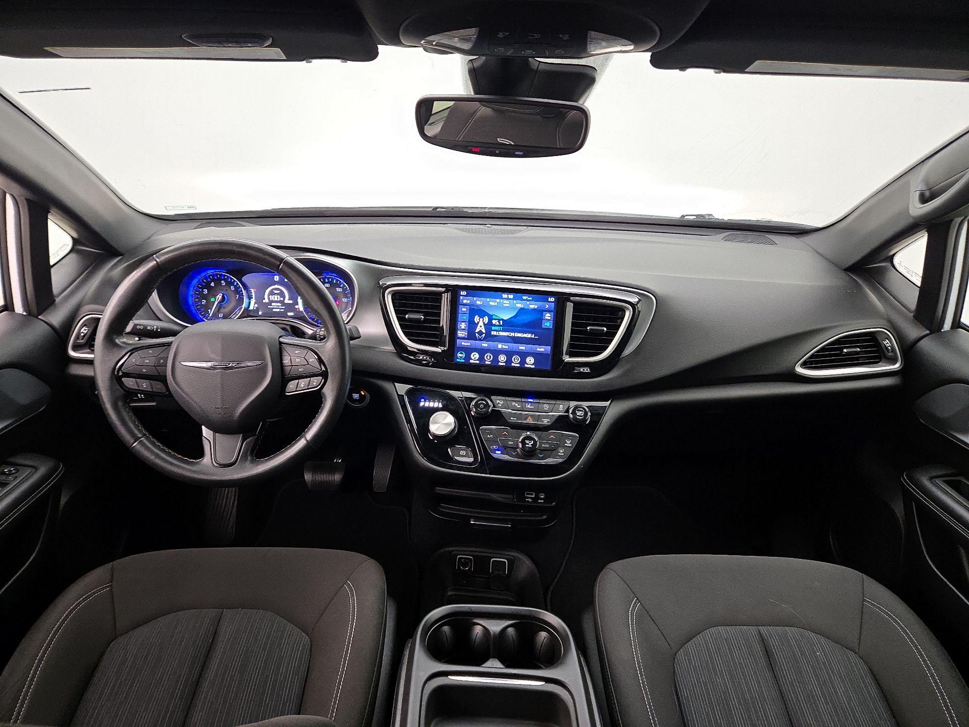 Thumbnail: 2020 Chrysler Pacifica - 9