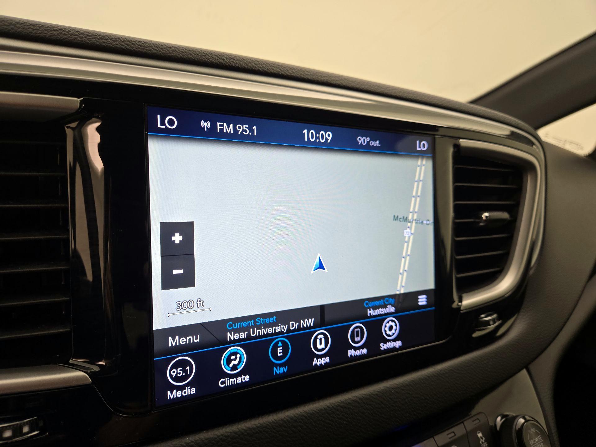 Thumbnail: 2020 Chrysler Pacifica - 14