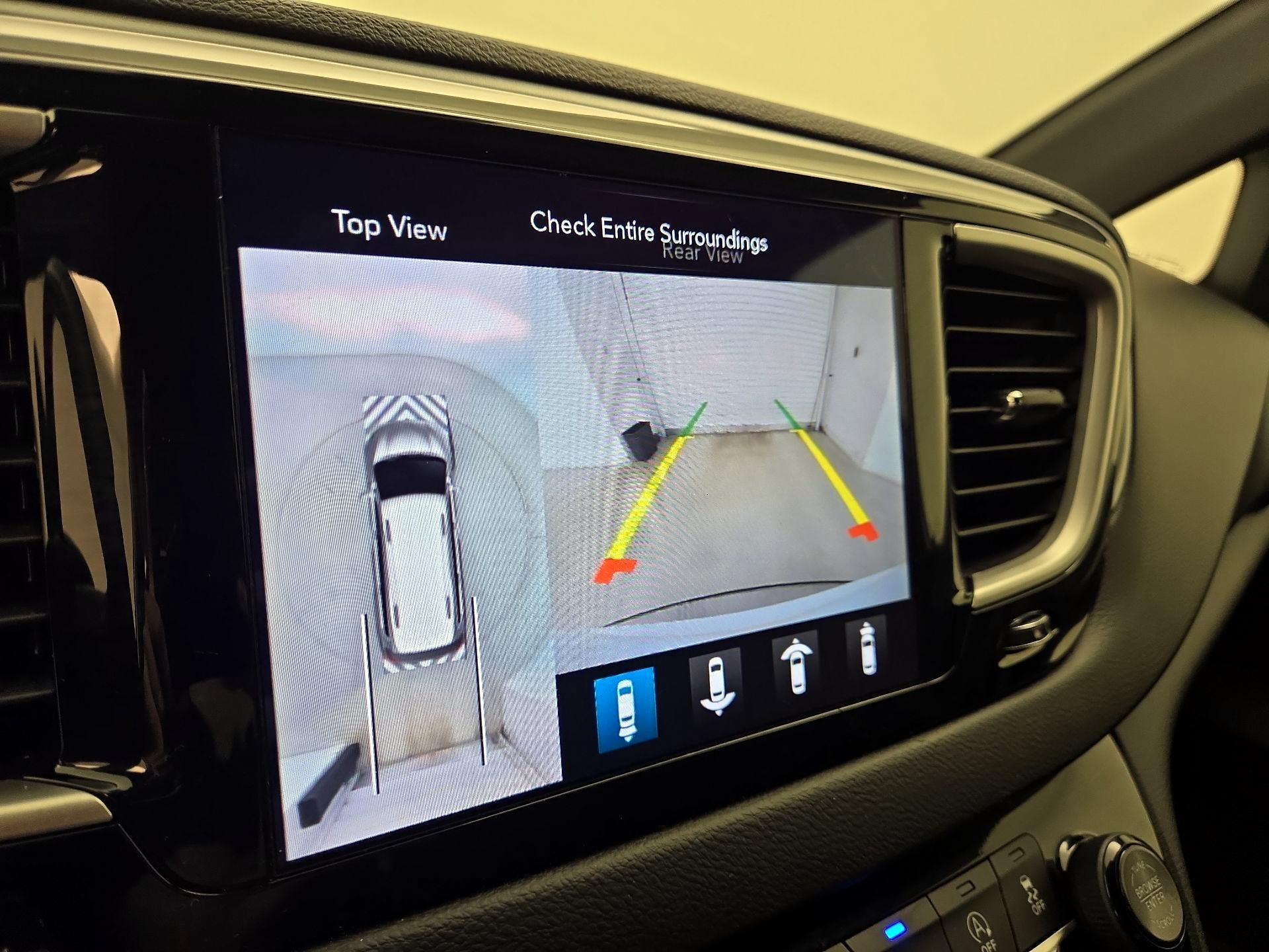Thumbnail: 2020 Chrysler Pacifica - 15