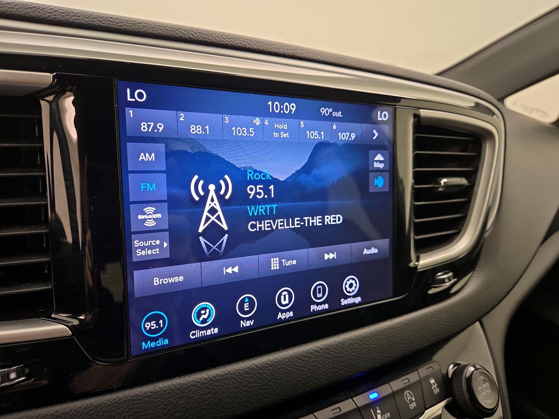 Thumbnail: 2020 Chrysler Pacifica - 16
