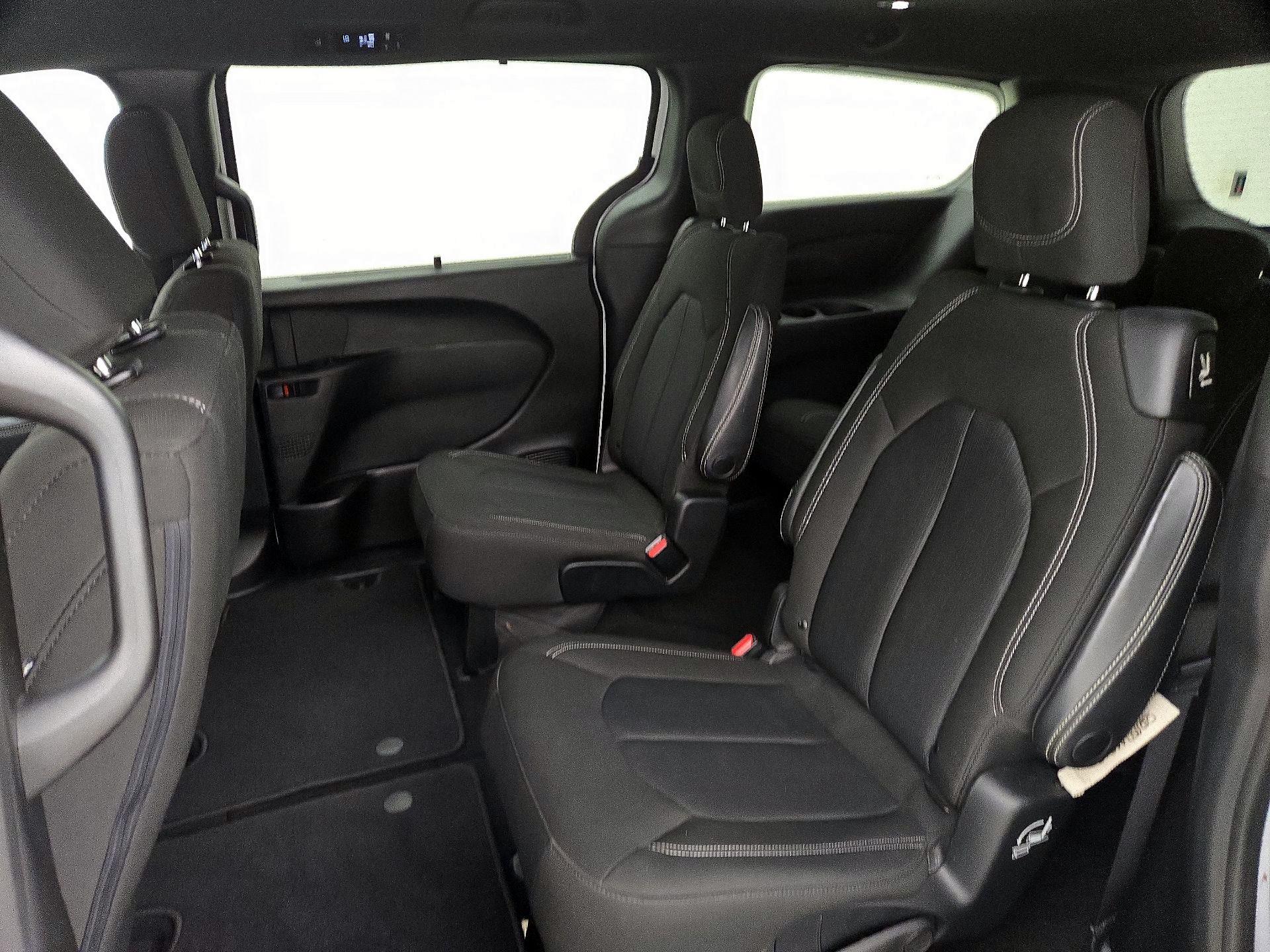 Thumbnail: 2020 Chrysler Pacifica - 20