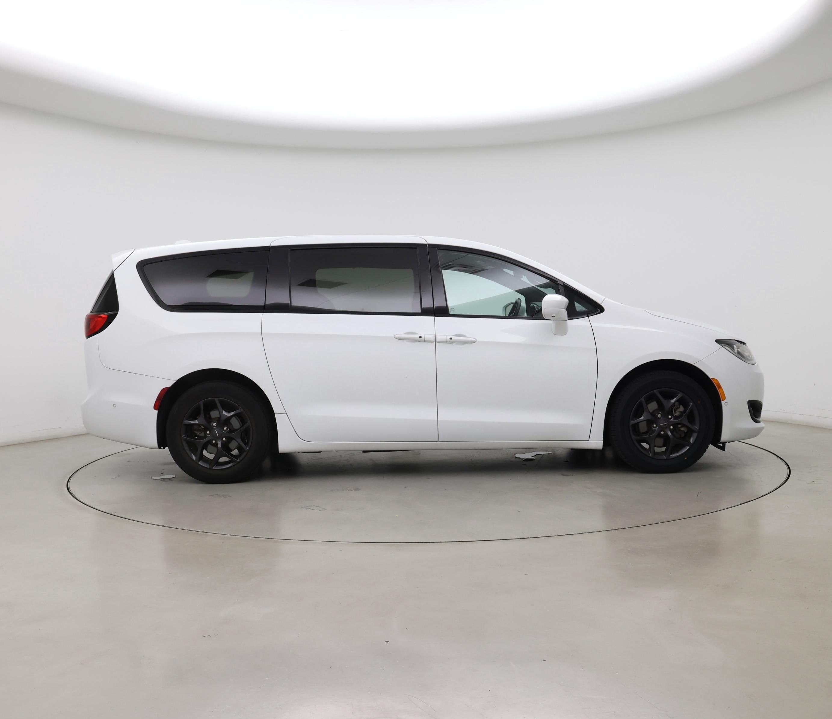Thumbnail: 2020 Chrysler Pacifica - 7