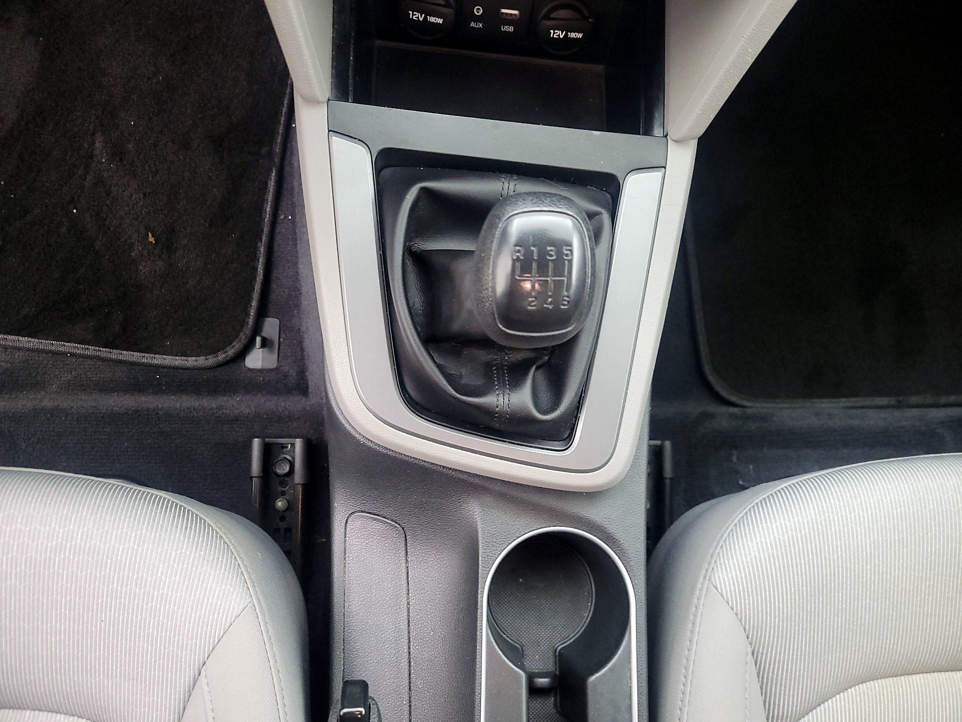 Thumbnail: 2017 Hyundai Elantra - 16