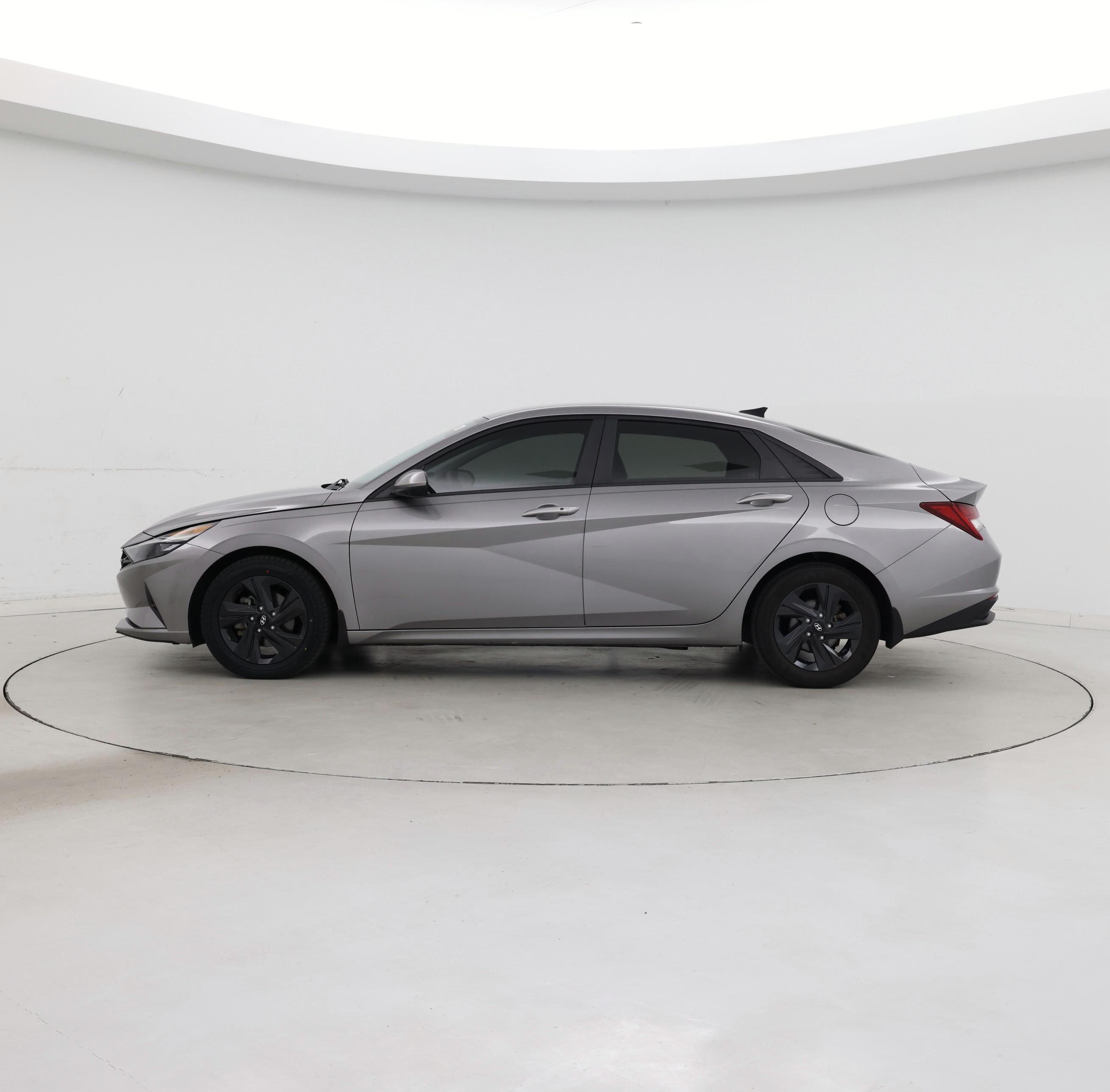 Thumbnail: 2023 Hyundai Elantra - 3