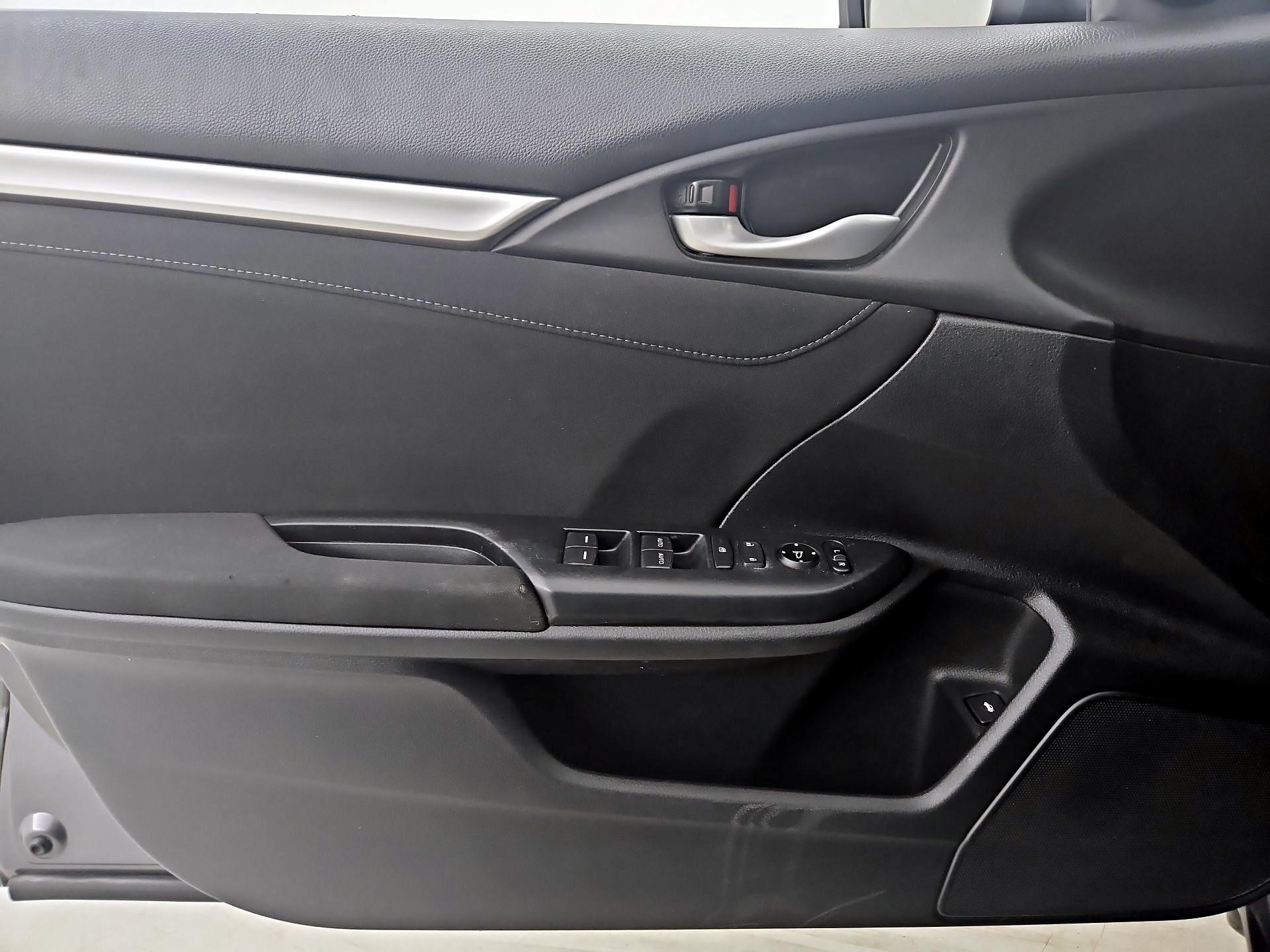 Thumbnail: 2017 Honda Civic - 12