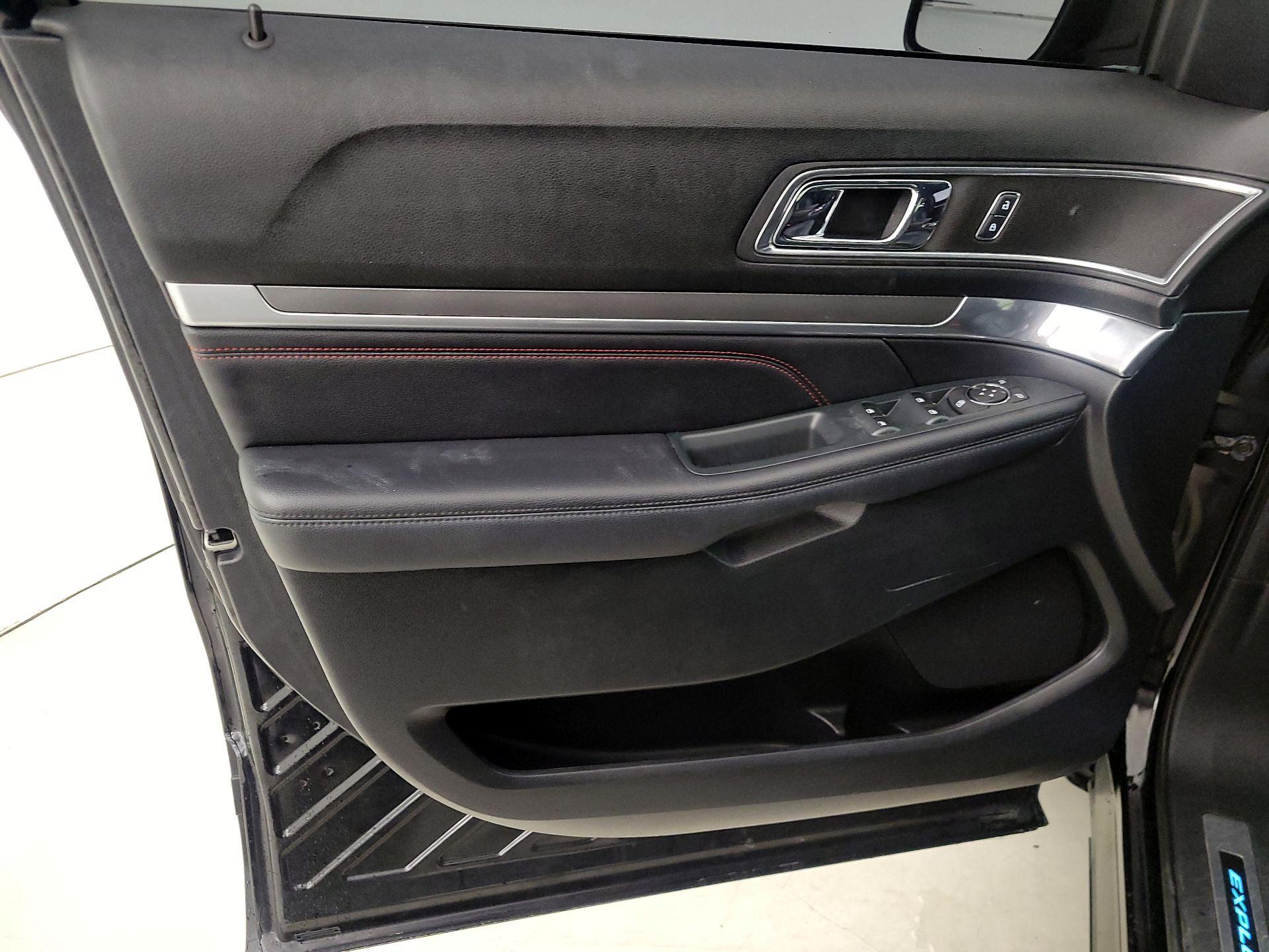 Thumbnail: 2018 Ford Explorer - 12