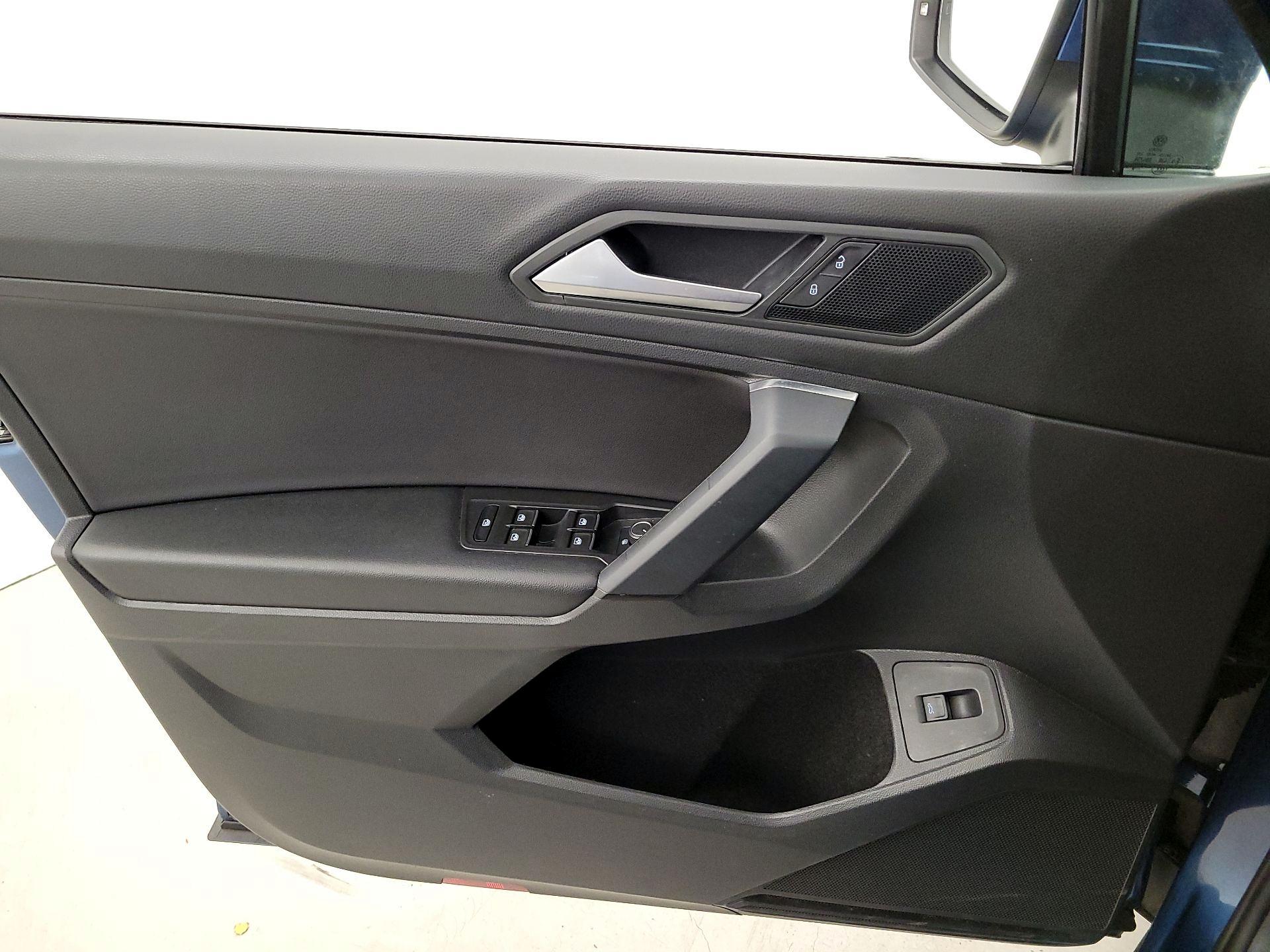 Thumbnail: 2019 Volkswagen Tiguan - 12