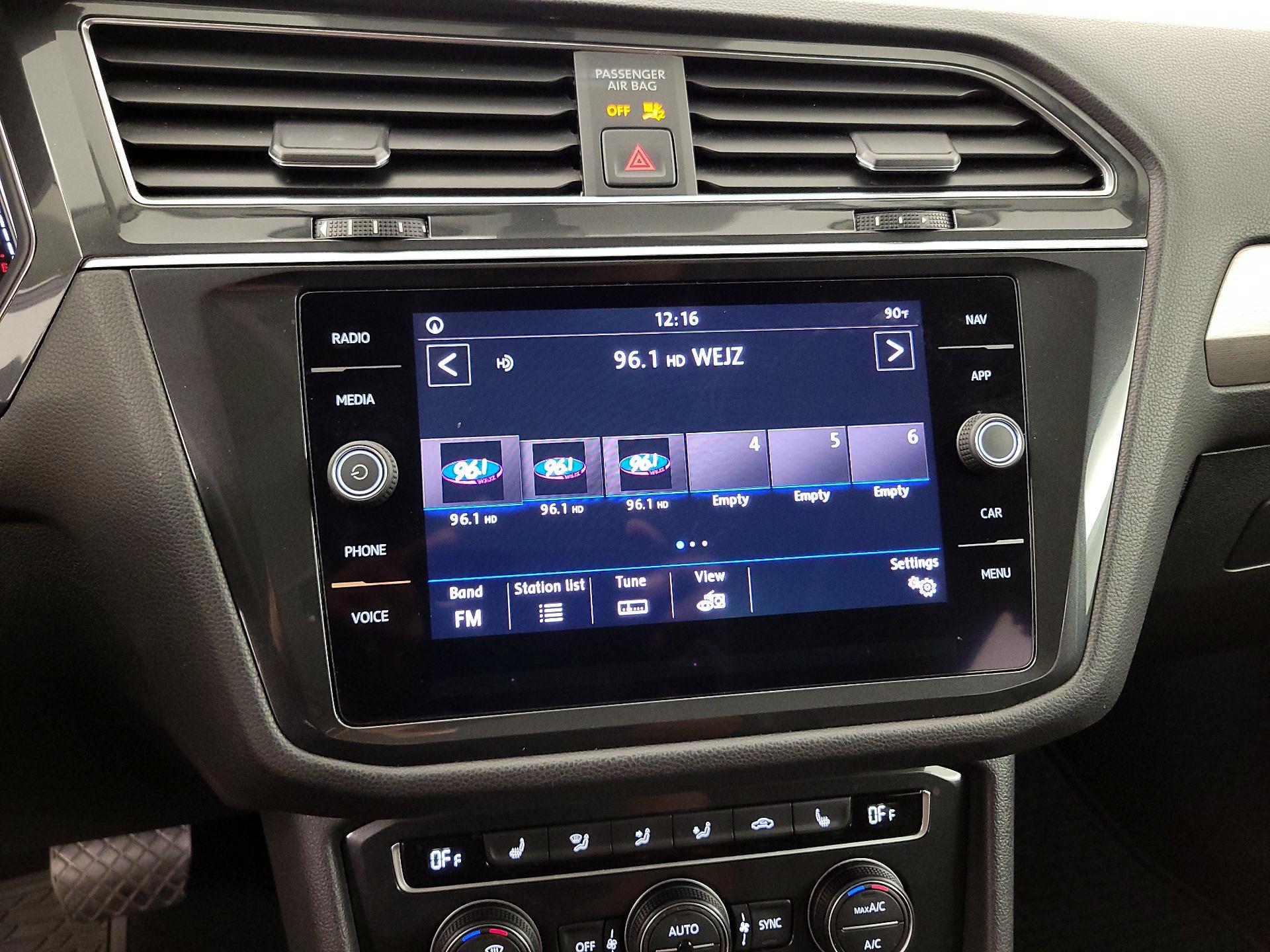 Thumbnail: 2019 Volkswagen Tiguan - 16