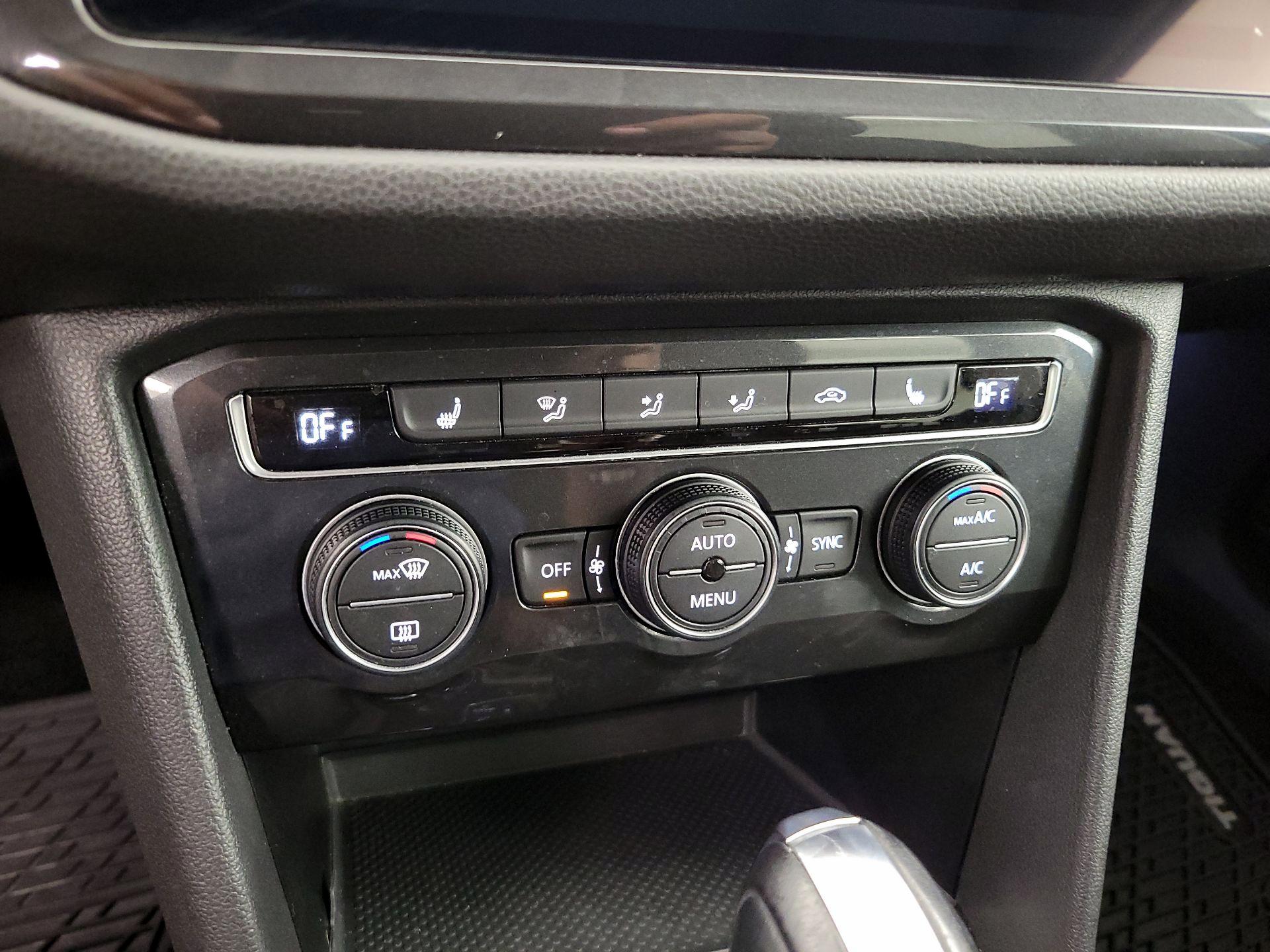 Thumbnail: 2019 Volkswagen Tiguan - 17