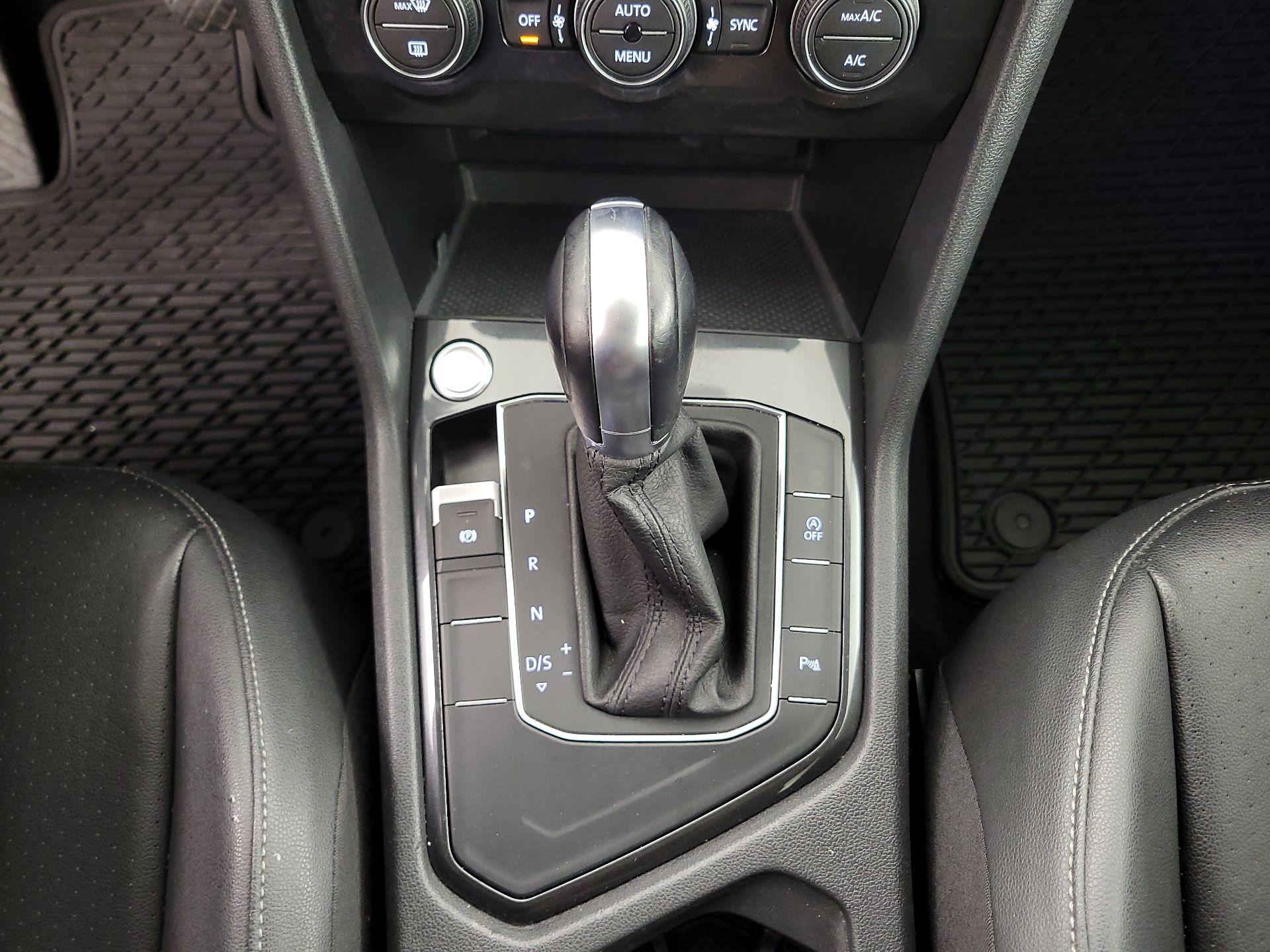 Thumbnail: 2019 Volkswagen Tiguan - 18