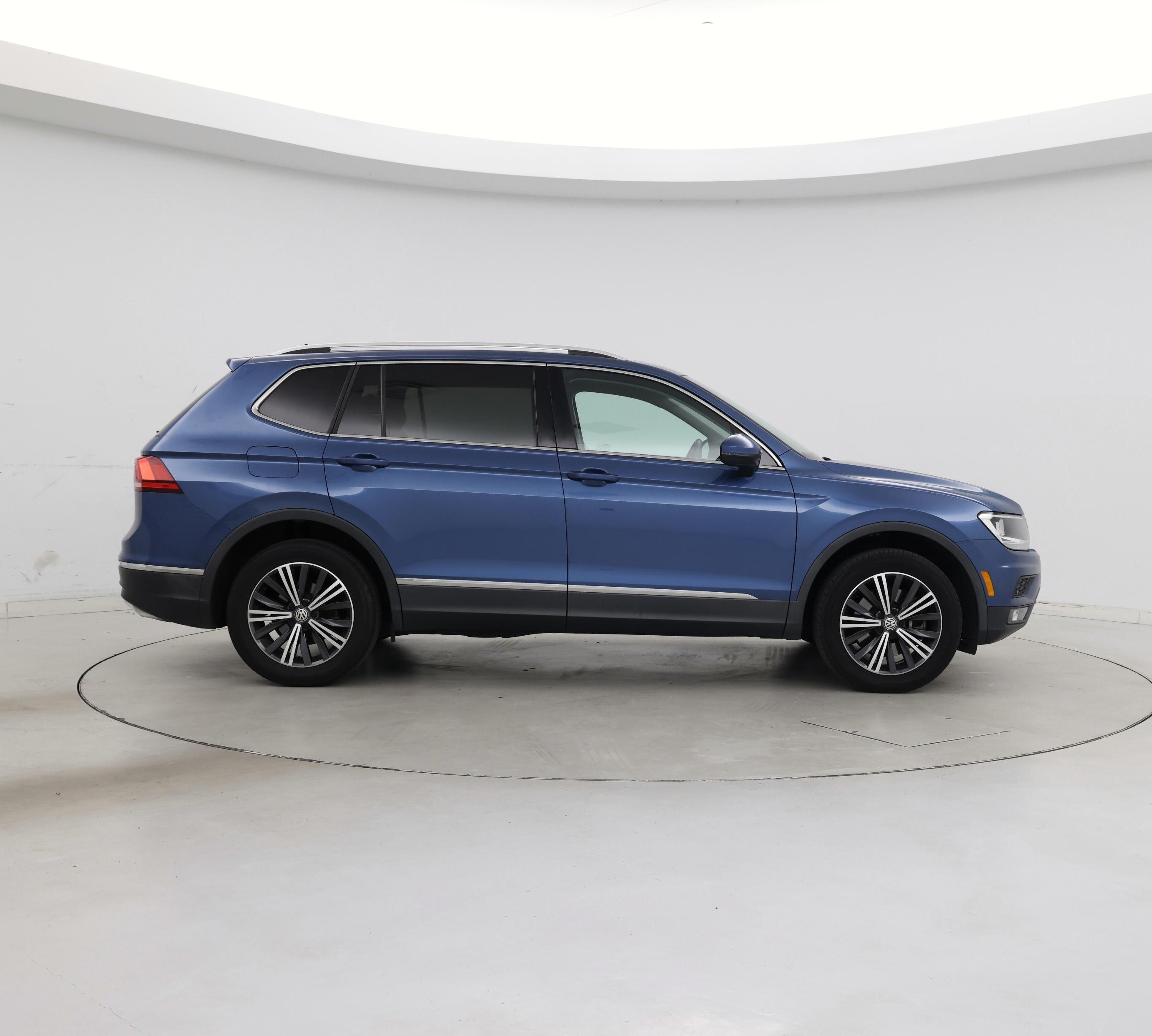 Thumbnail: 2019 Volkswagen Tiguan - 7