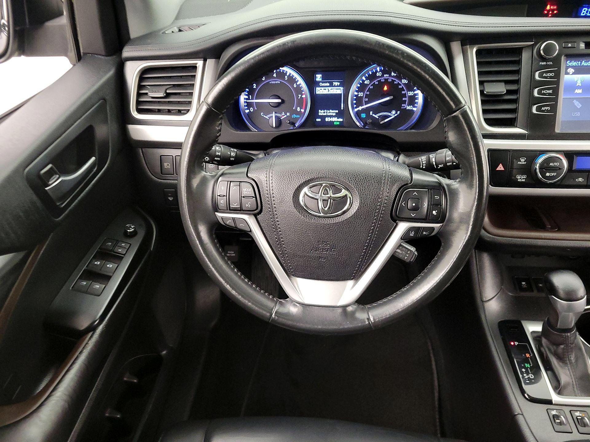 Thumbnail: 2019 Toyota Highlander - 10