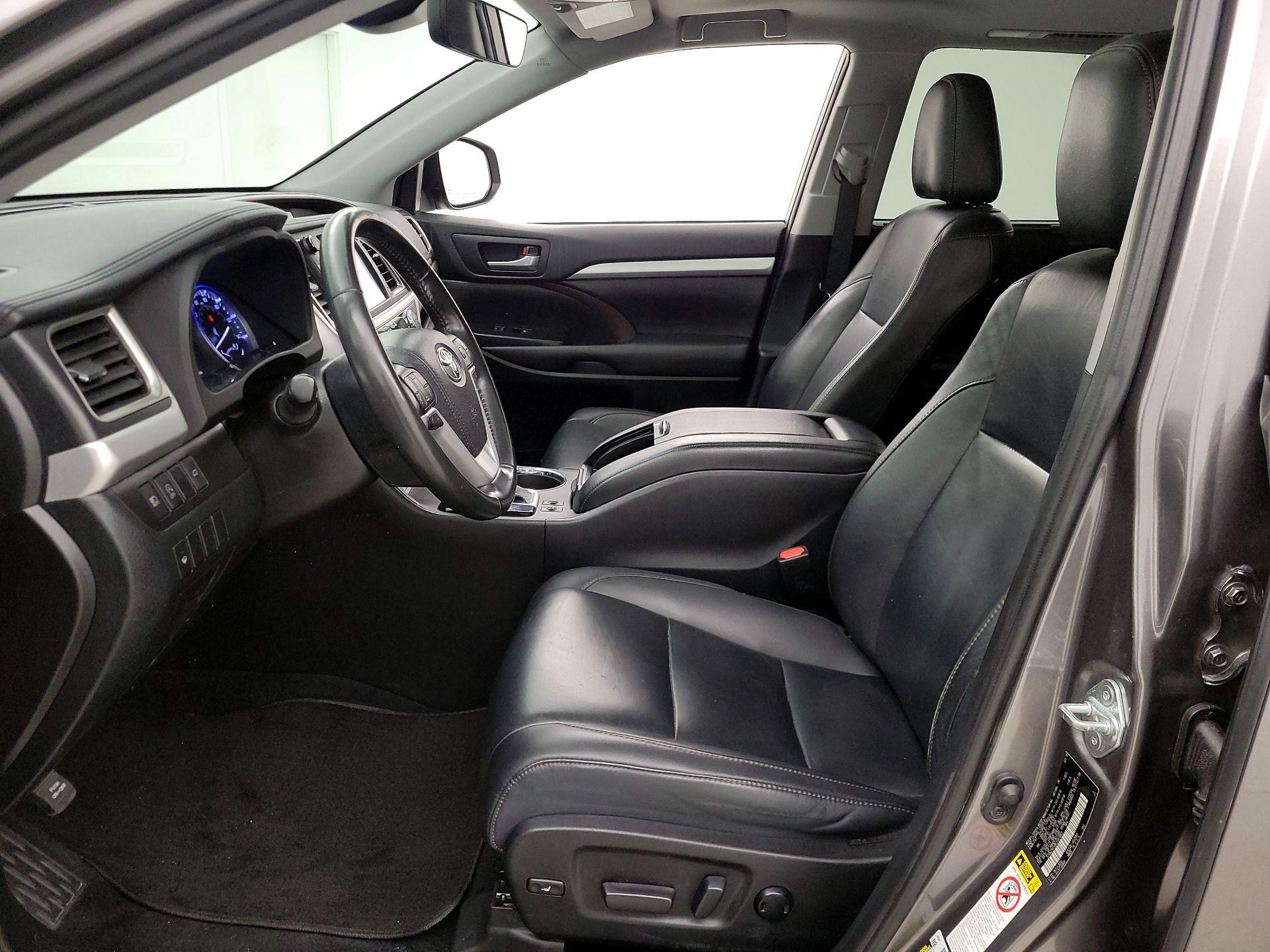 Thumbnail: 2019 Toyota Highlander - 11