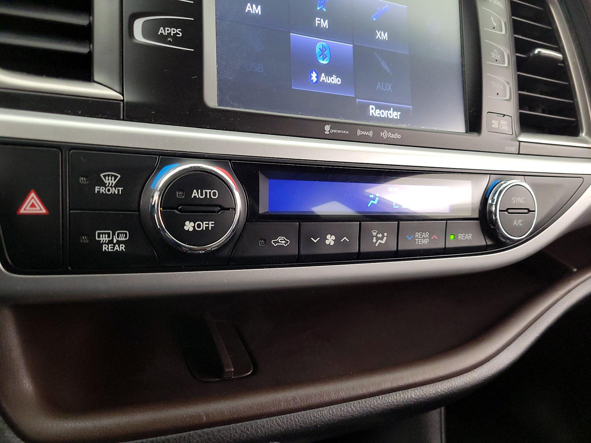 Thumbnail: 2019 Toyota Highlander - 16