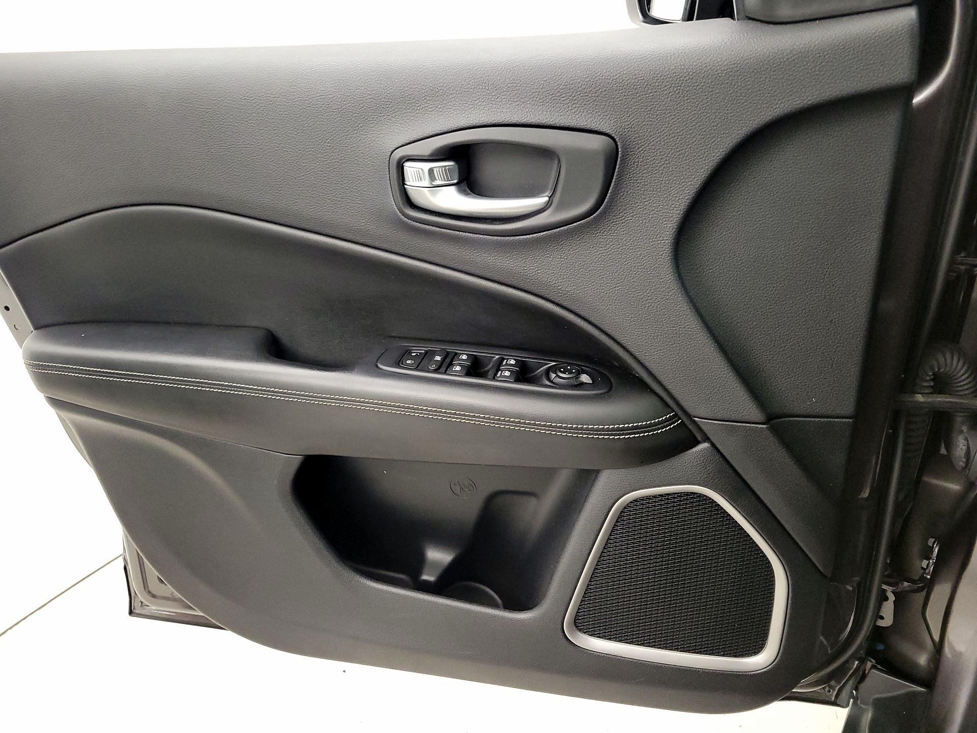 Thumbnail: 2021 Jeep Compass - 12