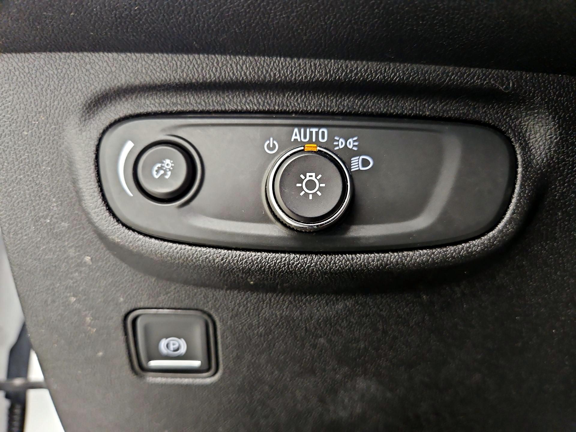 Thumbnail: 2018 GMC Terrain - 13