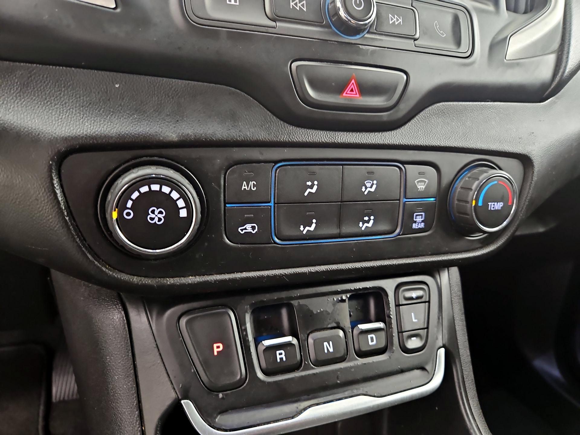 Thumbnail: 2018 GMC Terrain - 16