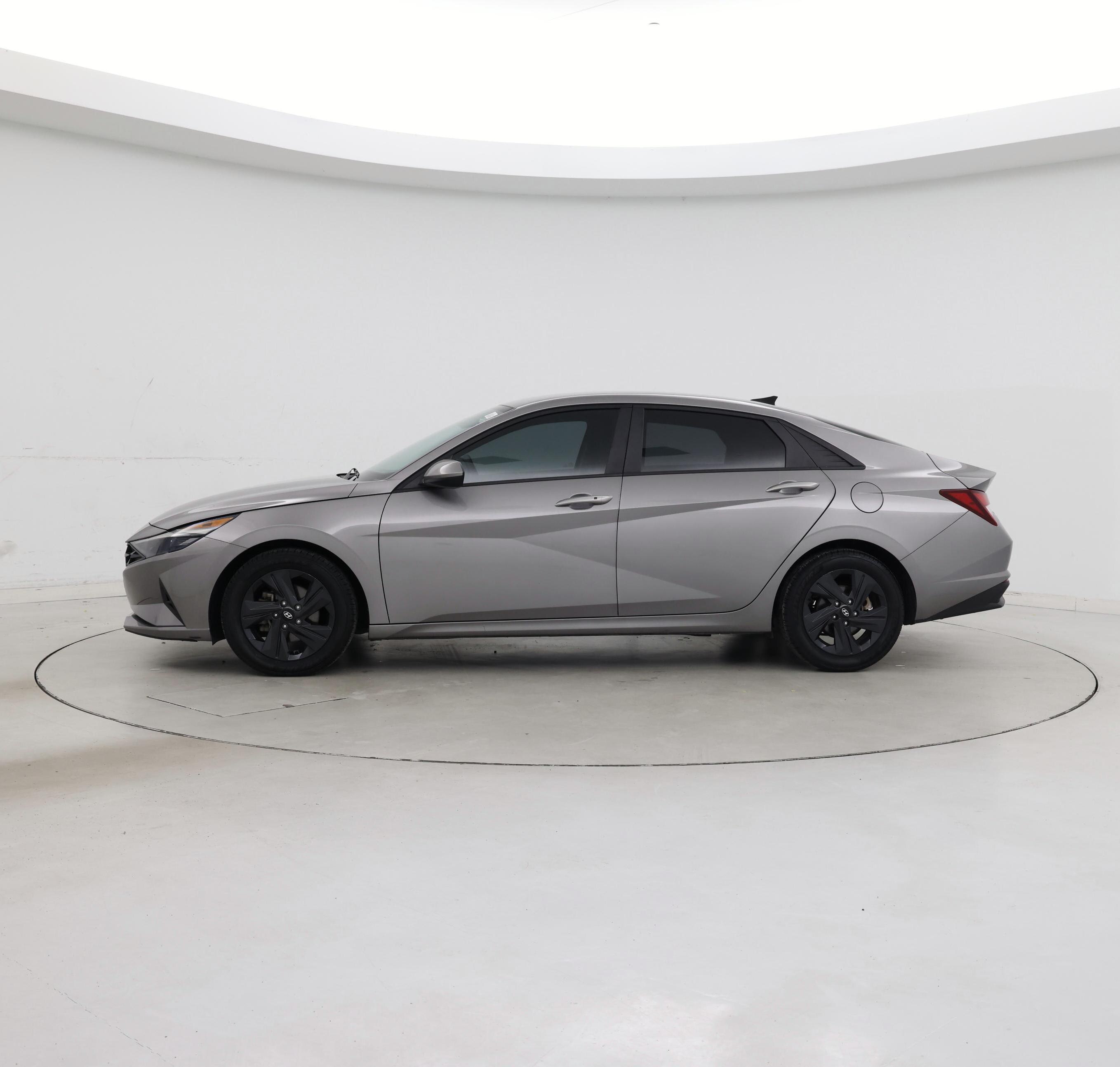 Thumbnail: 2022 Hyundai Elantra - 3