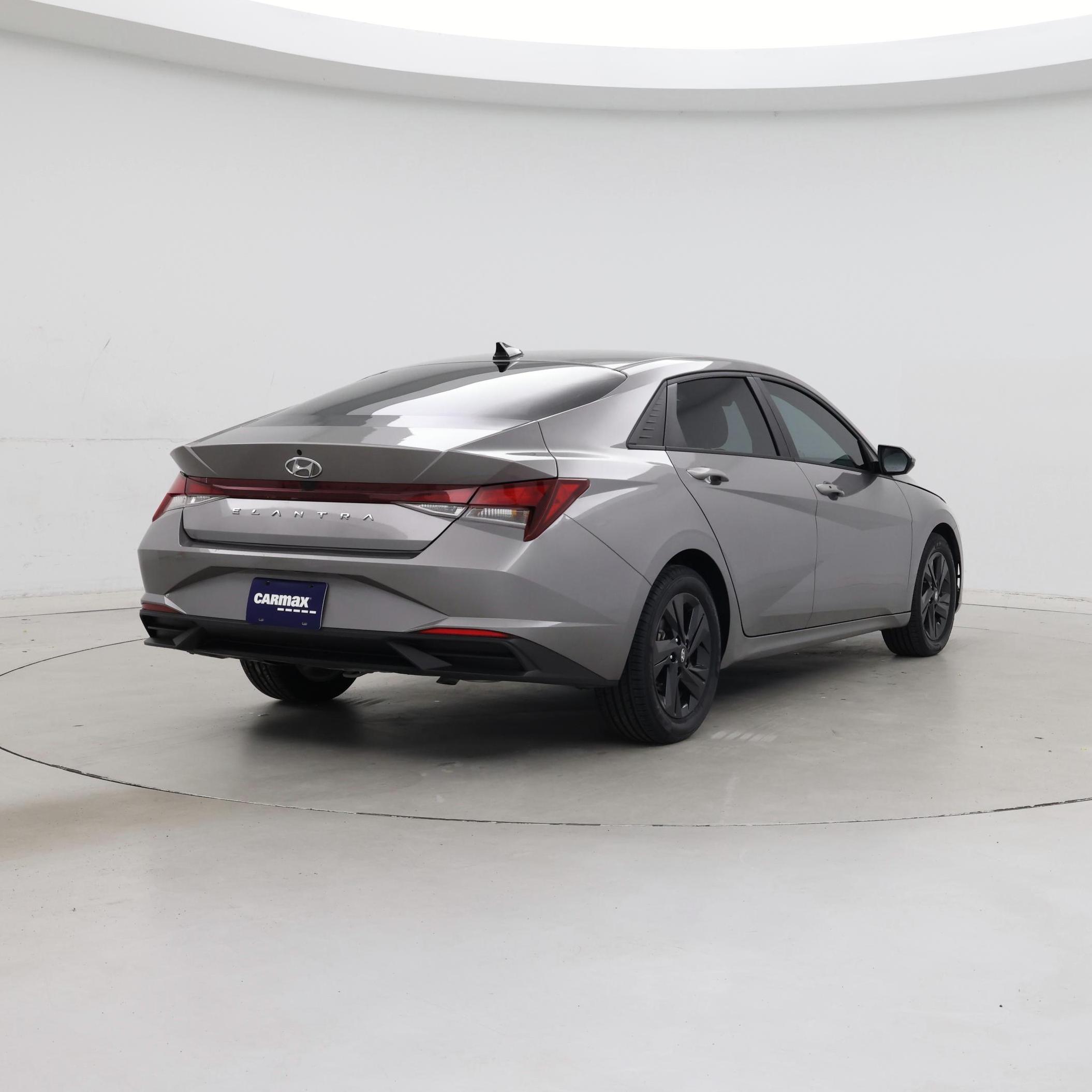 Thumbnail: 2022 Hyundai Elantra - 8