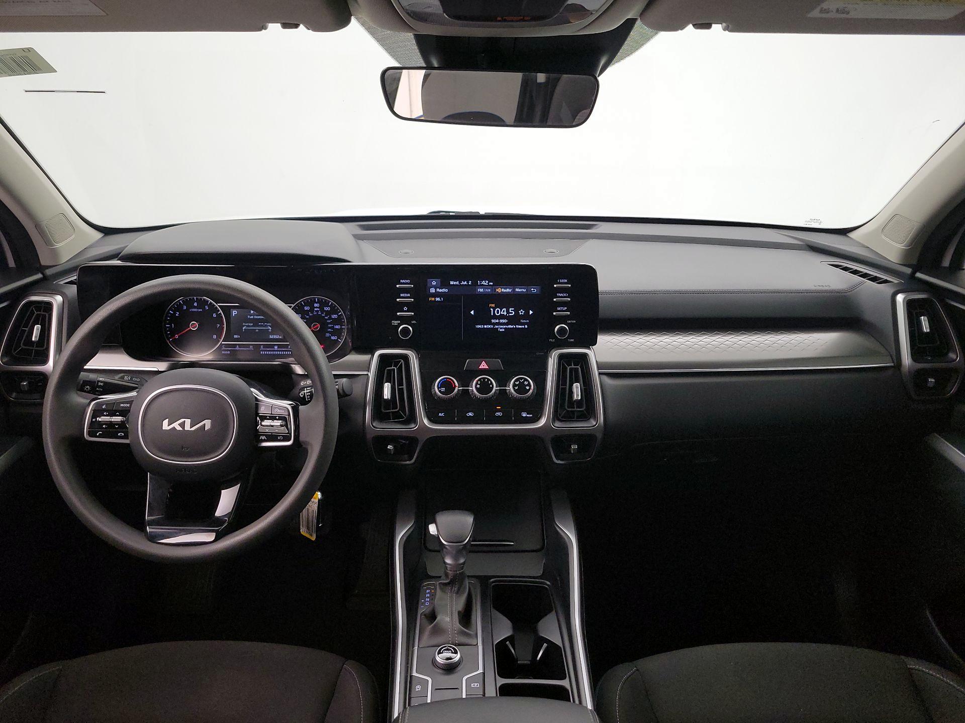 Thumbnail: 2022 Kia Sorento - 9