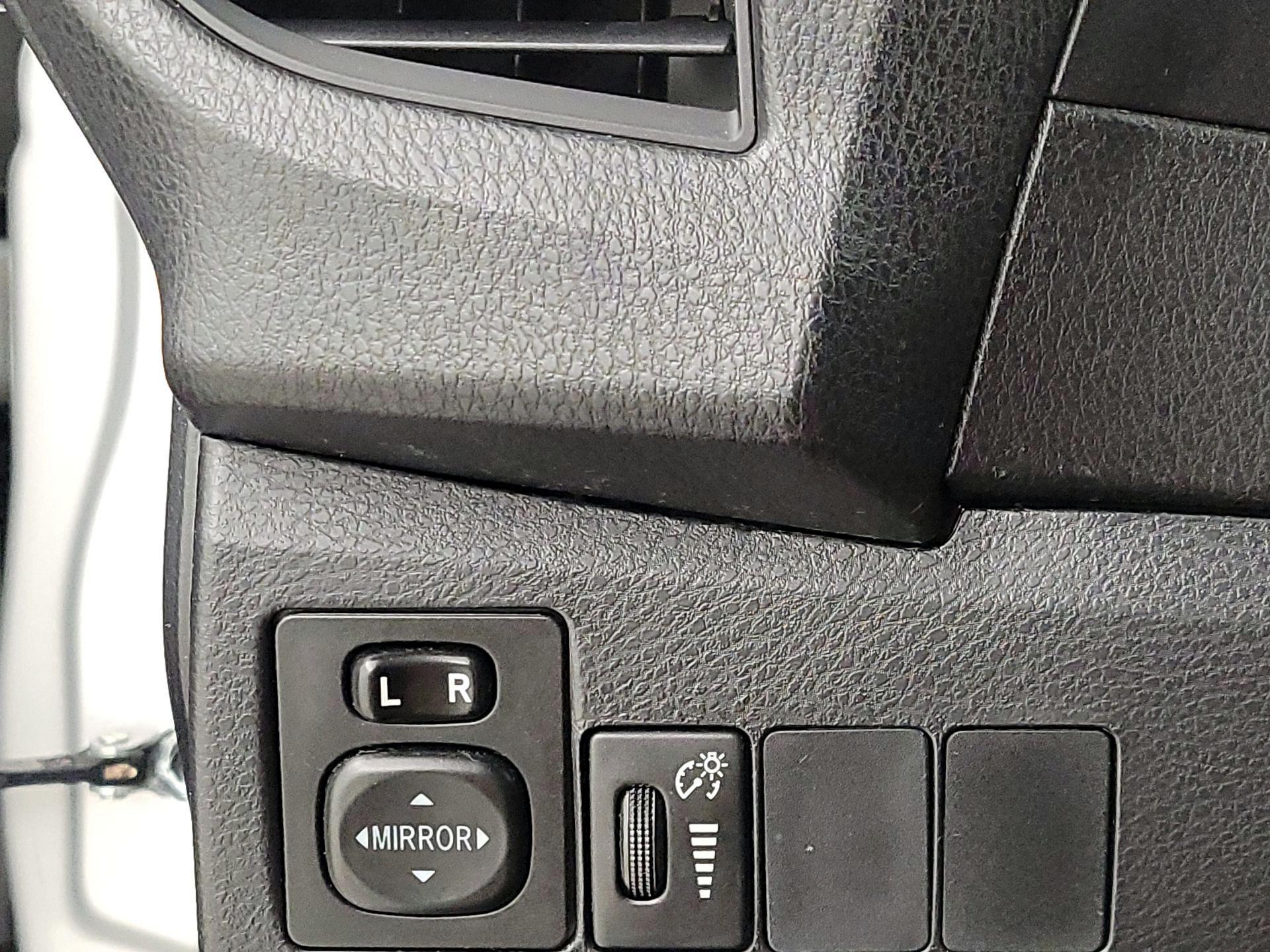 Thumbnail: 2016 Toyota Corolla - 13