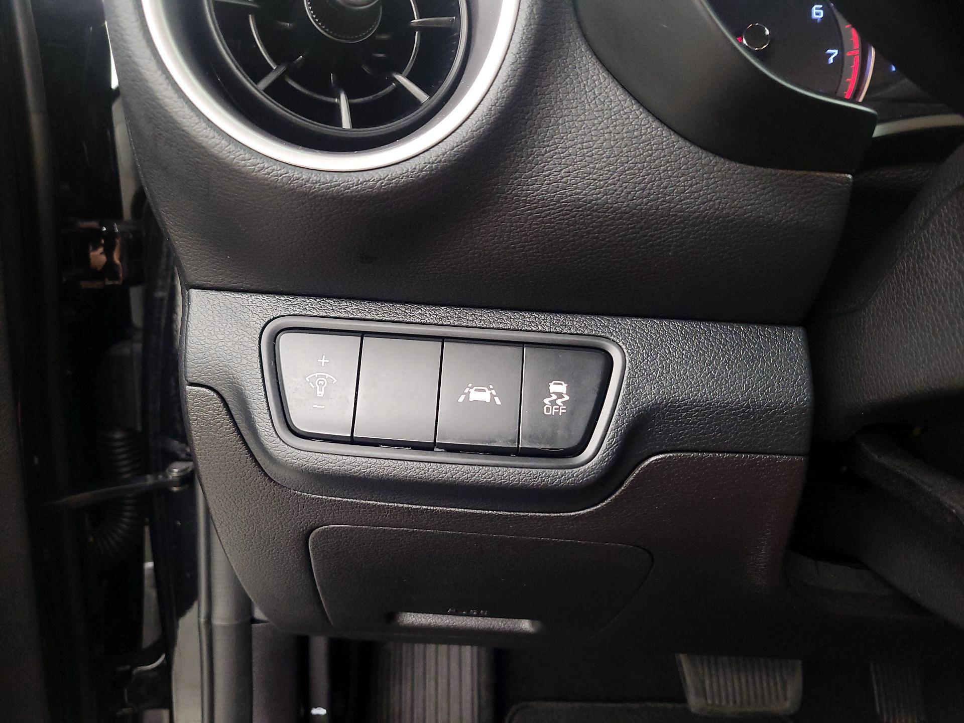 Thumbnail: 2021 Kia Forte - 13