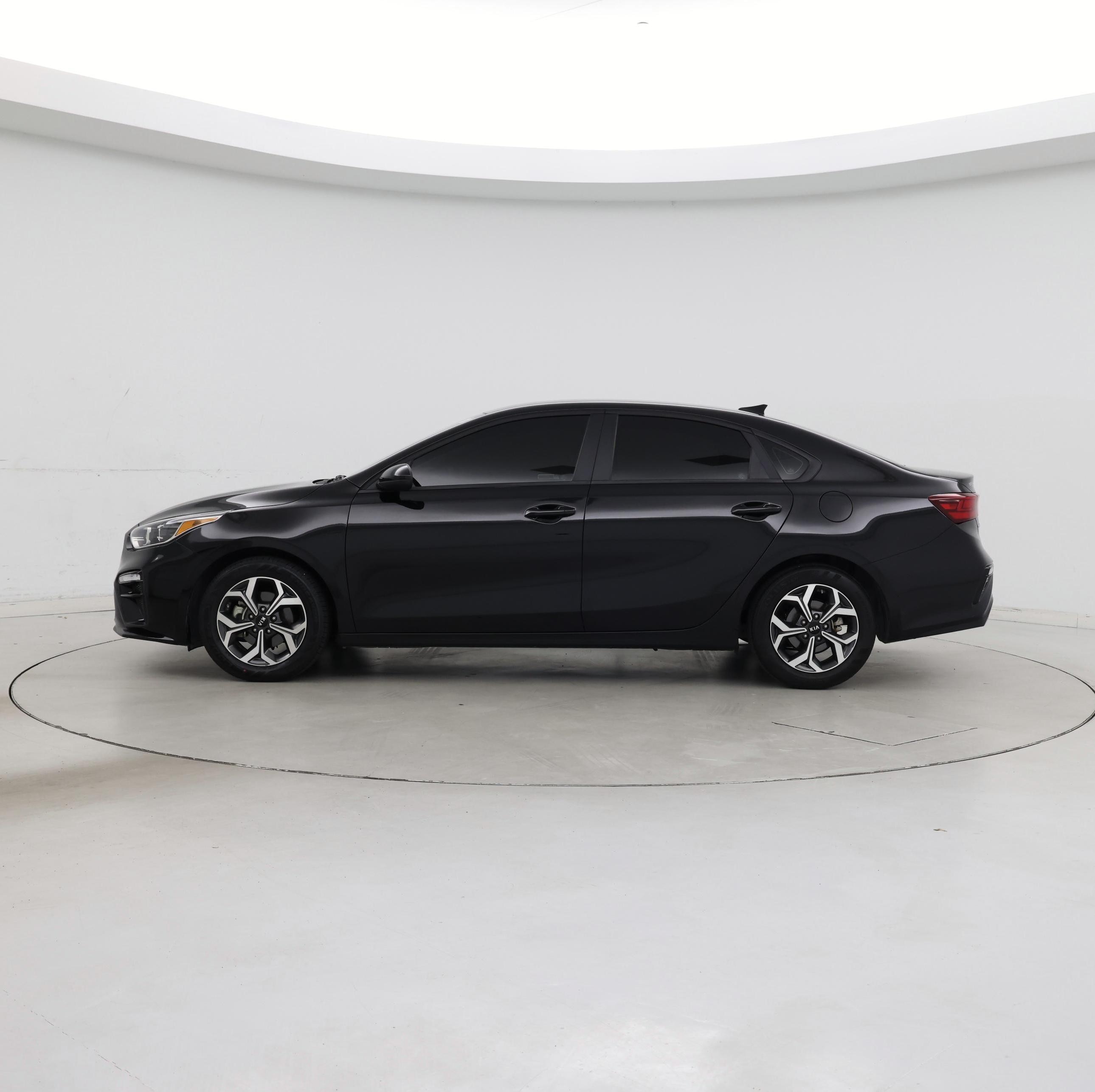 Thumbnail: 2021 Kia Forte - 3