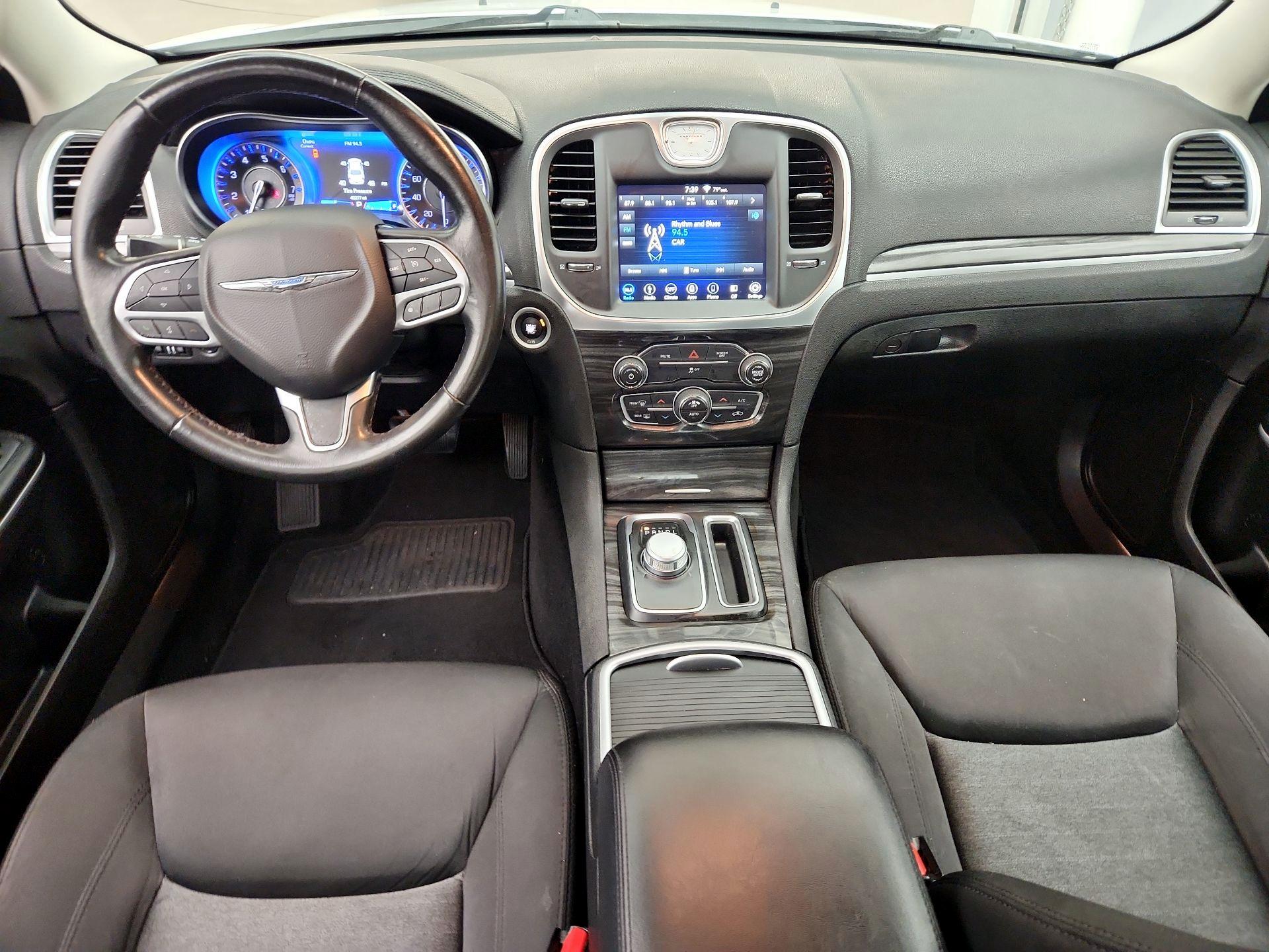 Thumbnail: 2019 Chrysler 300 - 9