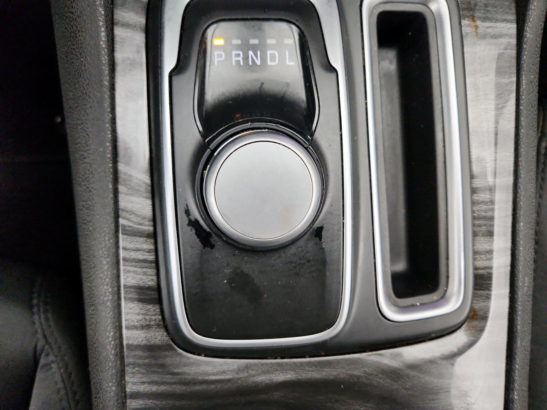 Thumbnail: 2019 Chrysler 300 - 17