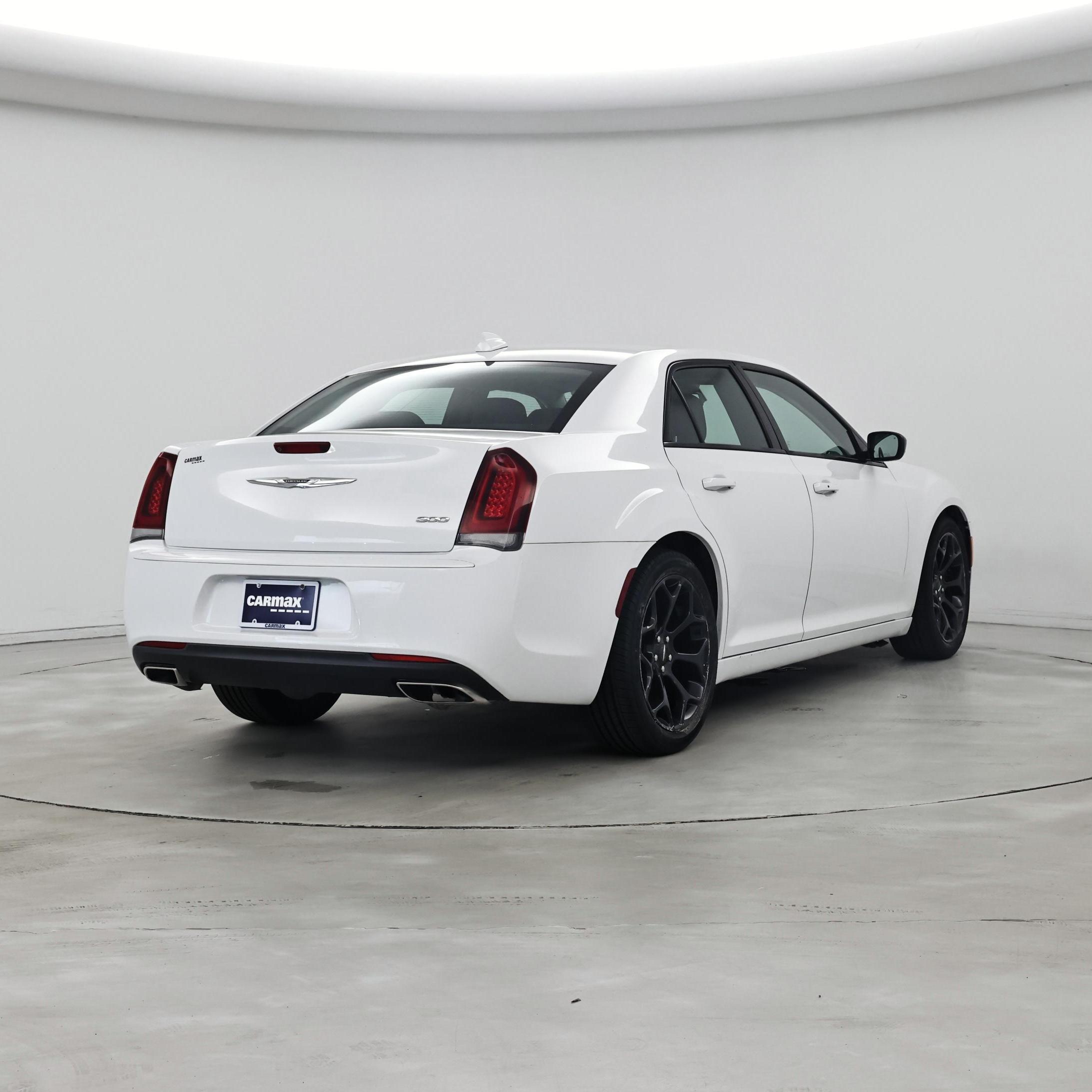 Thumbnail: 2019 Chrysler 300 - 8