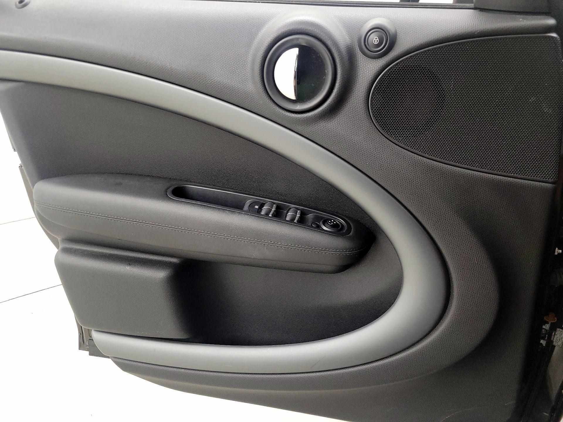 Thumbnail: 2015 MINI Cooper Countryman - 12