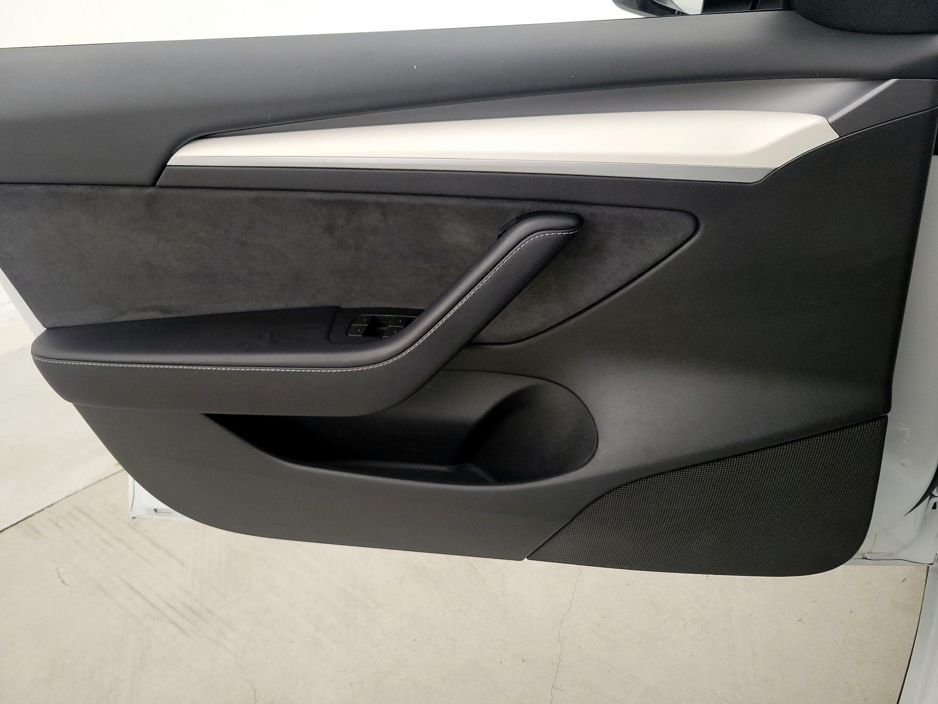 Thumbnail: 2023 Tesla Model 3 - 12