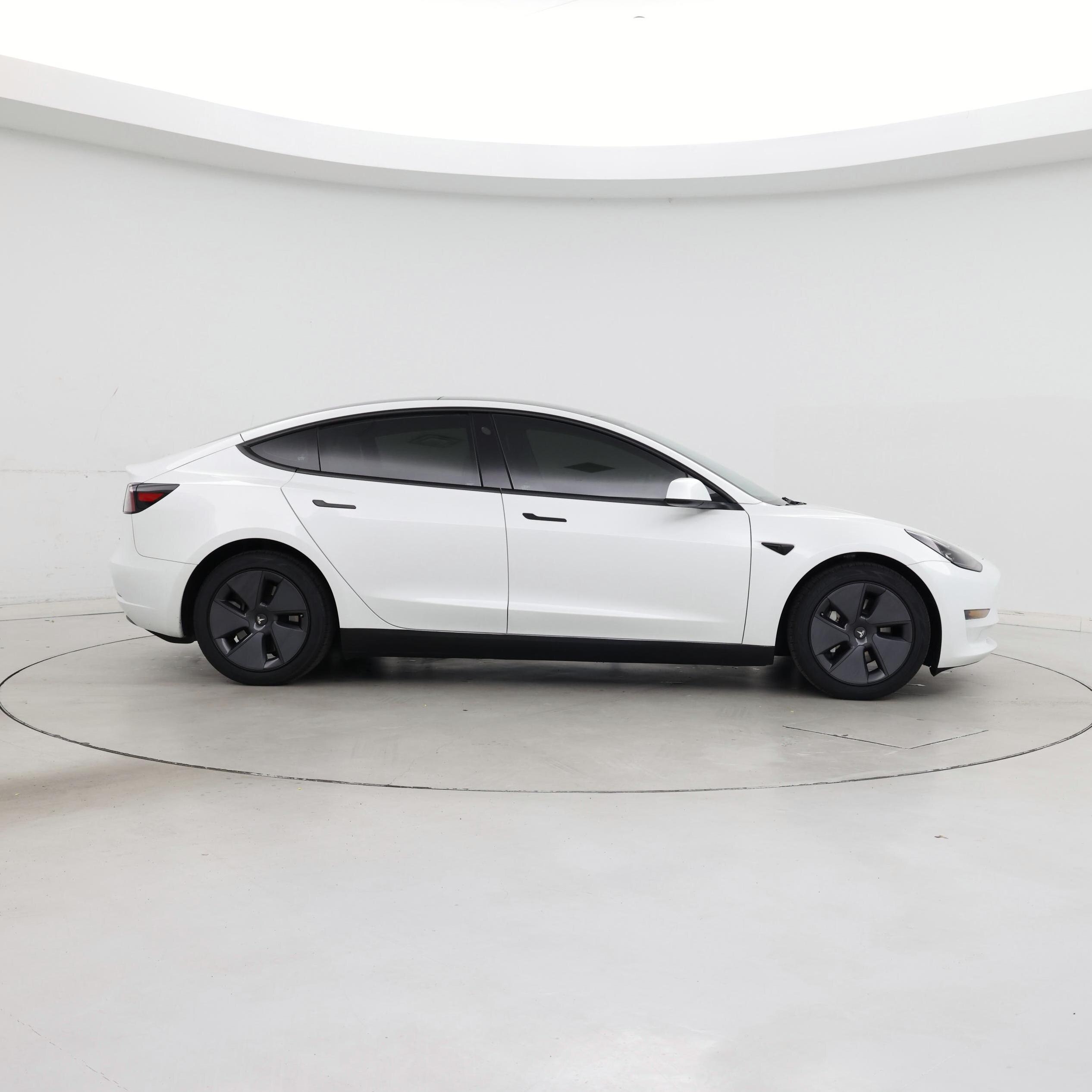 Thumbnail: 2023 Tesla Model 3 - 7