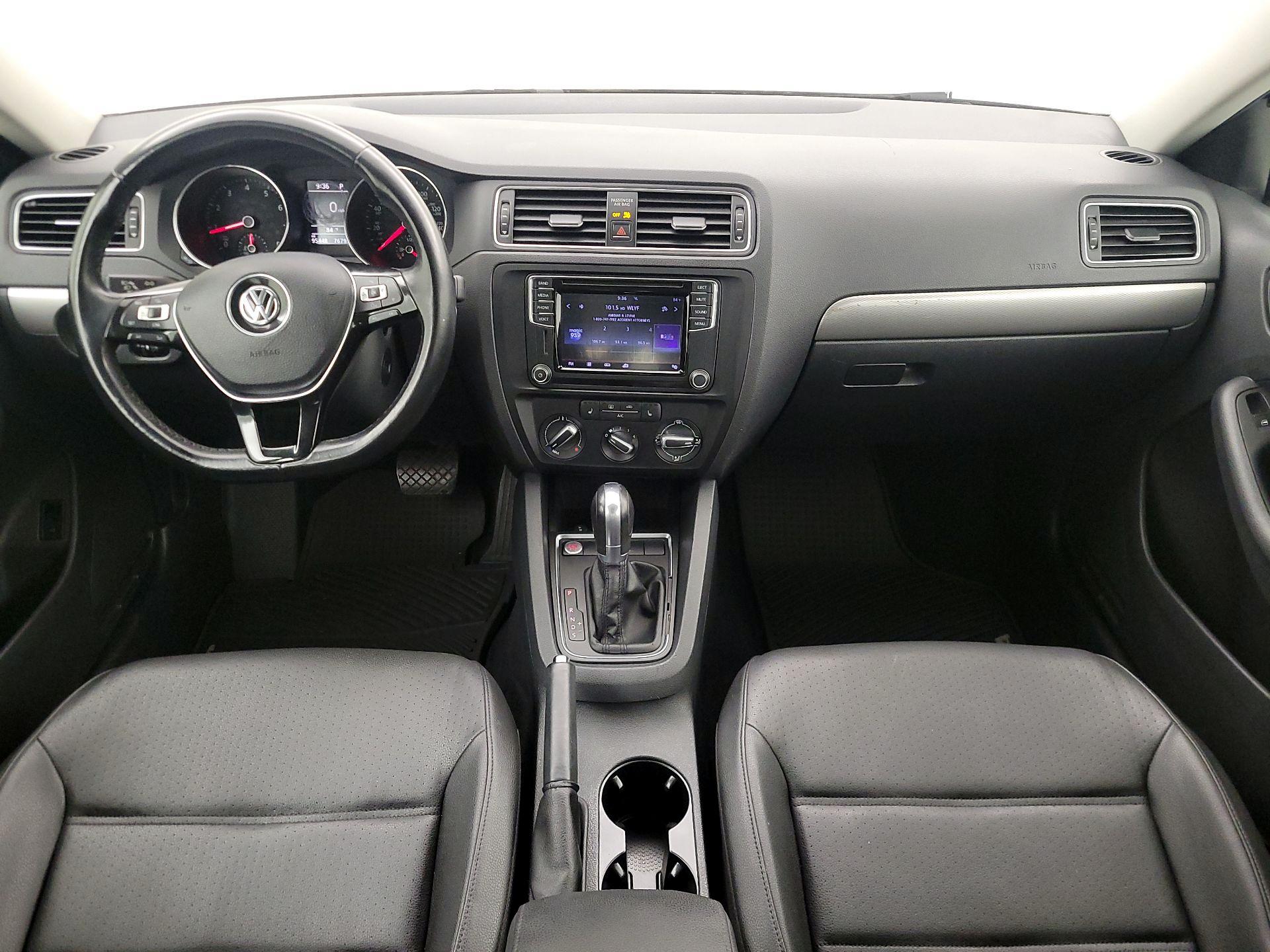 Thumbnail: 2017 Volkswagen Jetta - 9