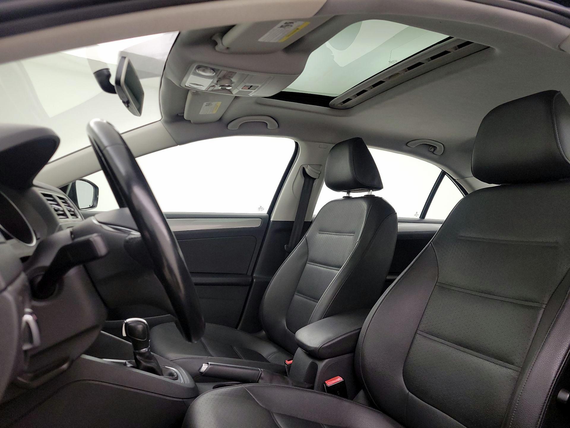 Thumbnail: 2017 Volkswagen Jetta - 19