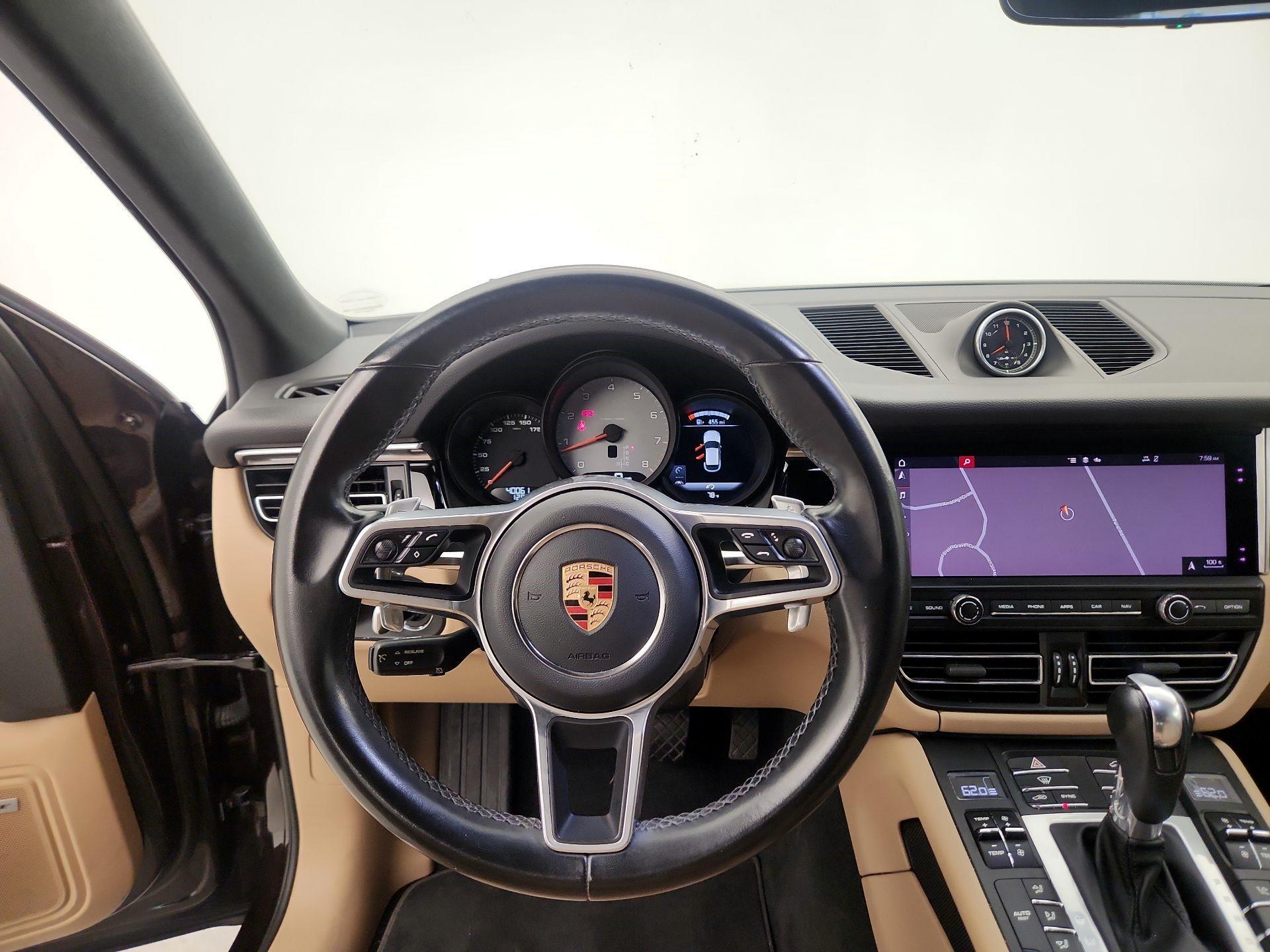 Thumbnail: 2020 Porsche Macan - 10