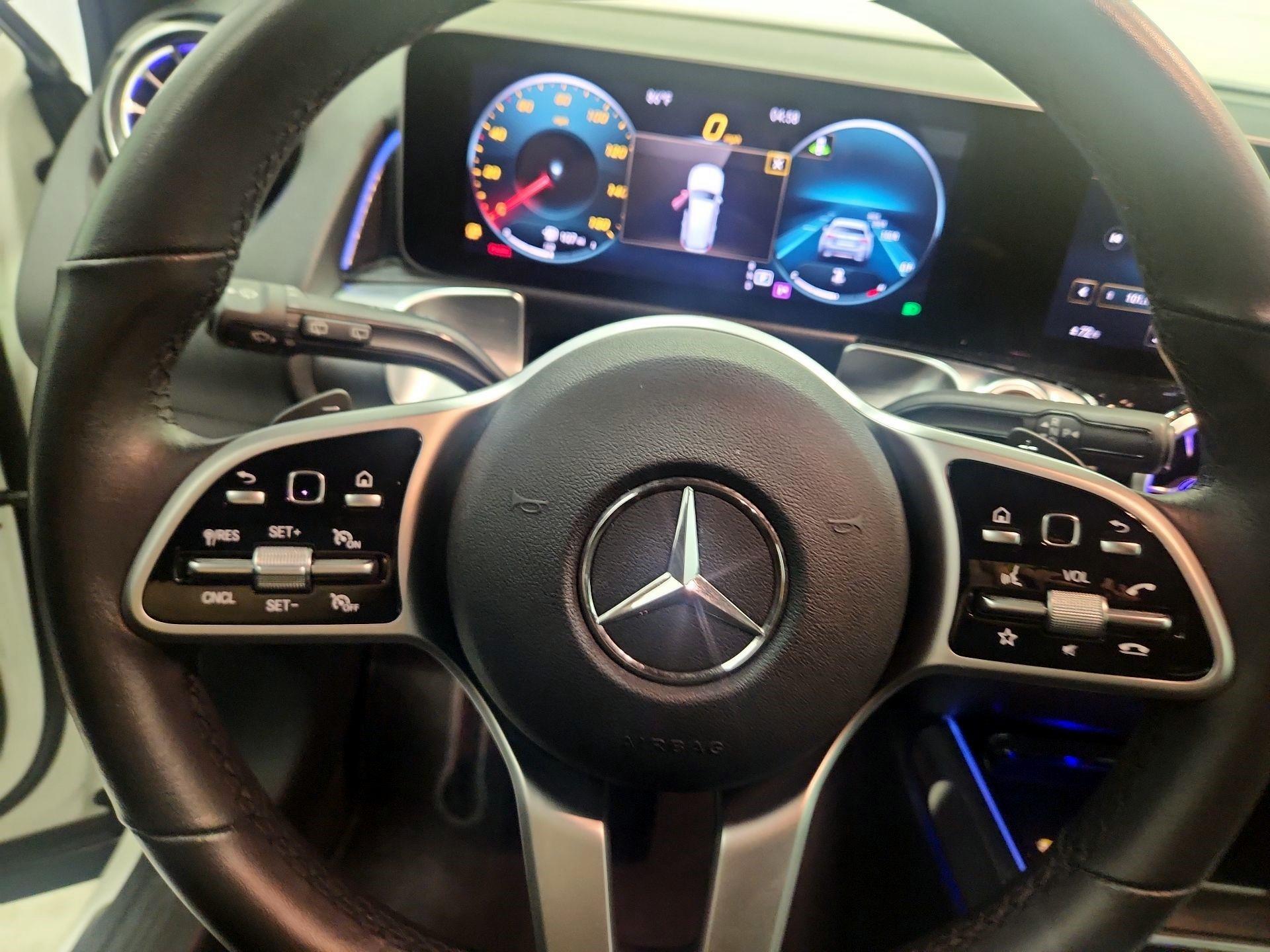 Thumbnail: 2020 Mercedes-Benz GLB - 10