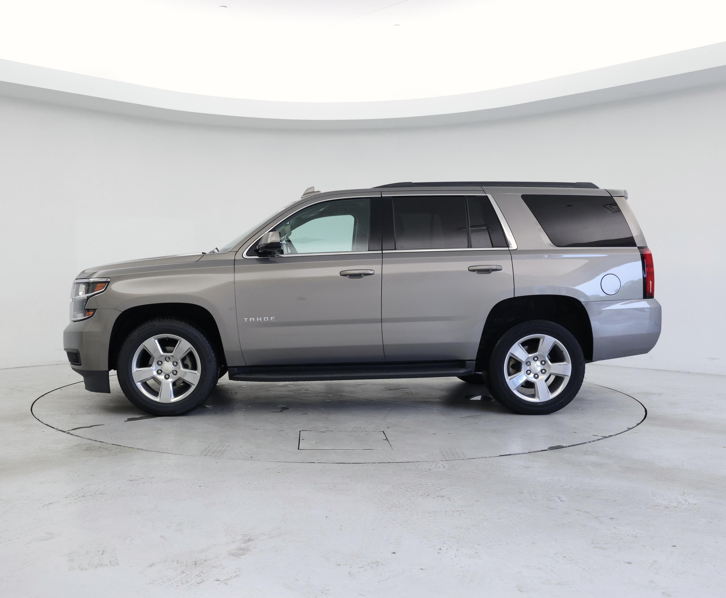 Thumbnail: 2019 Chevrolet Tahoe - 3