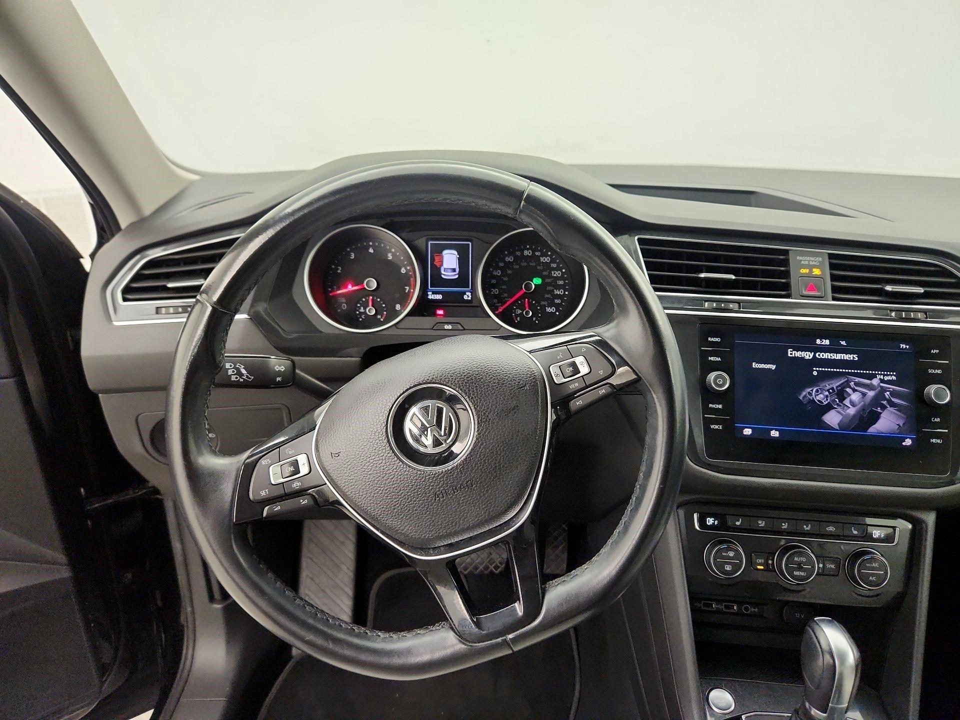 Thumbnail: 2019 Volkswagen Tiguan - 10