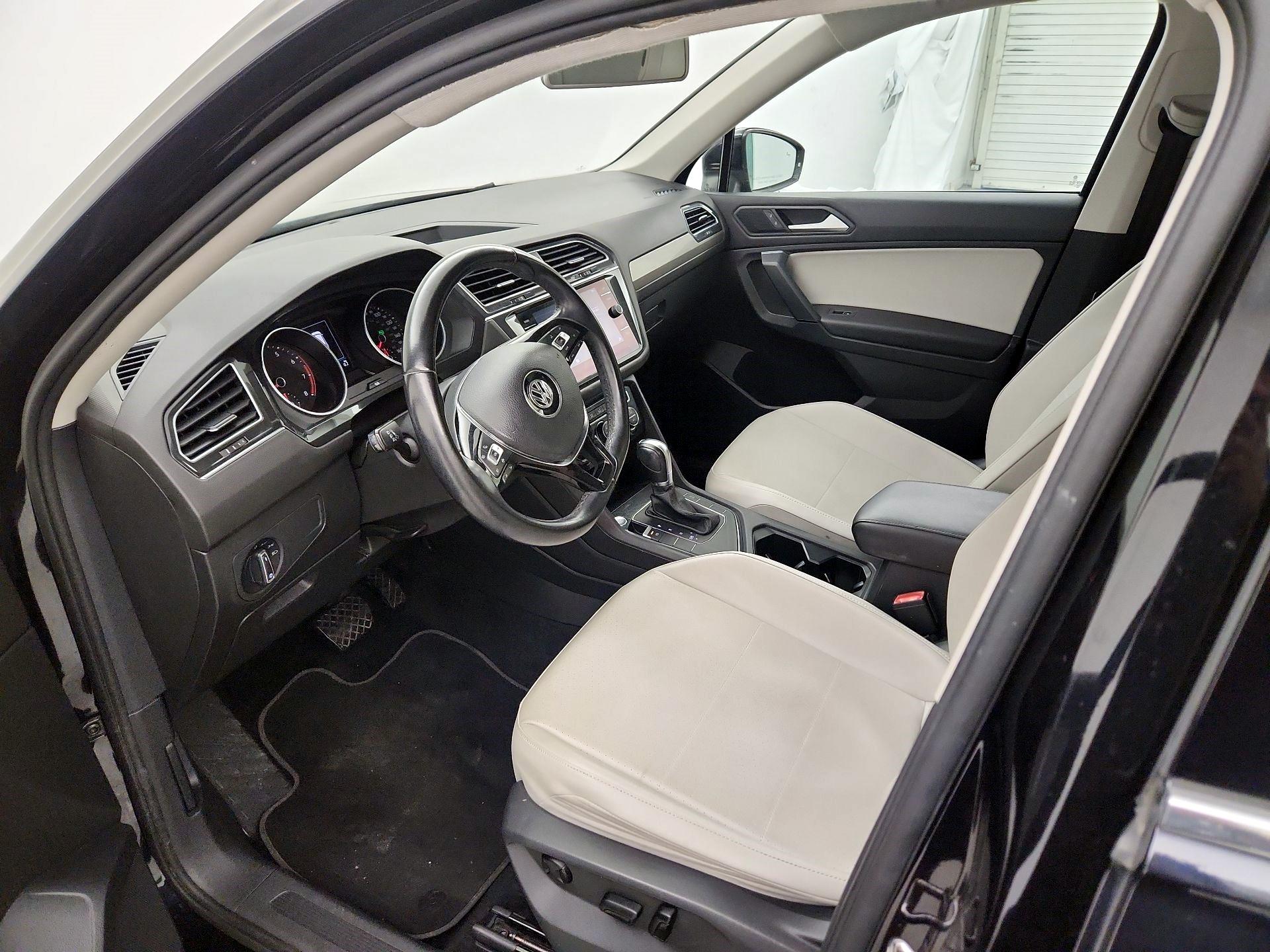 Thumbnail: 2019 Volkswagen Tiguan - 11